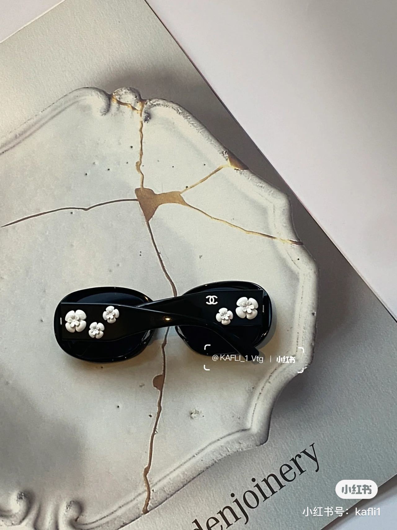 Luxury Vintage Camellia Flower Black Oval Sunglasses for Women