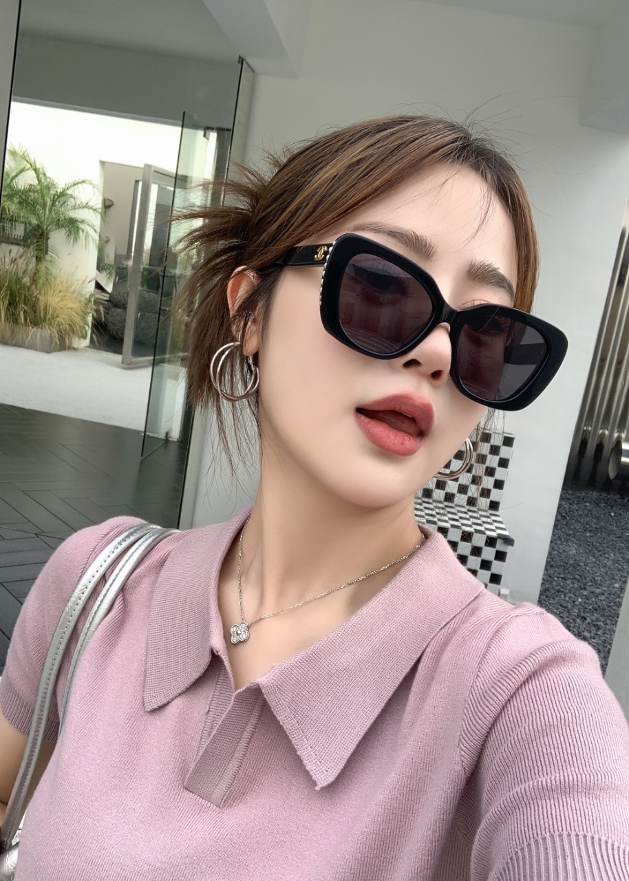 Luxury Oversized Square Sunglasses for Women - Chic Black & Gold