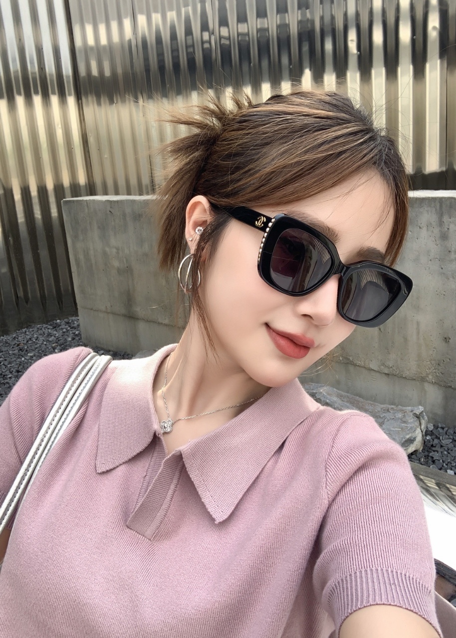 Luxury Oversized Square Sunglasses for Women - Chic Black & Gold