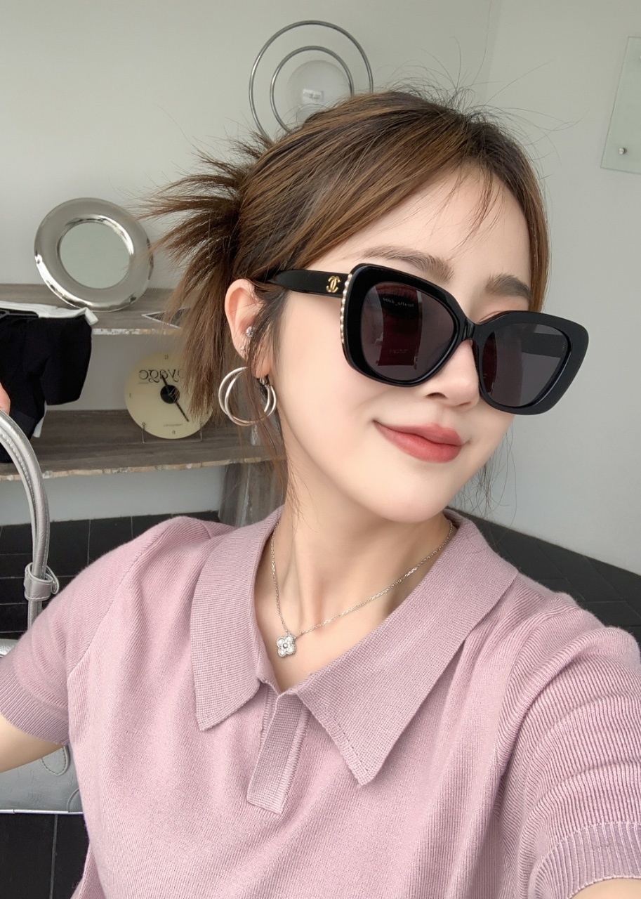 Luxury Oversized Square Sunglasses for Women - Chic Black & Gold