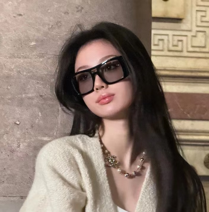 Oversized Square Sunglasses for Women – Vintage Retro Black Frame