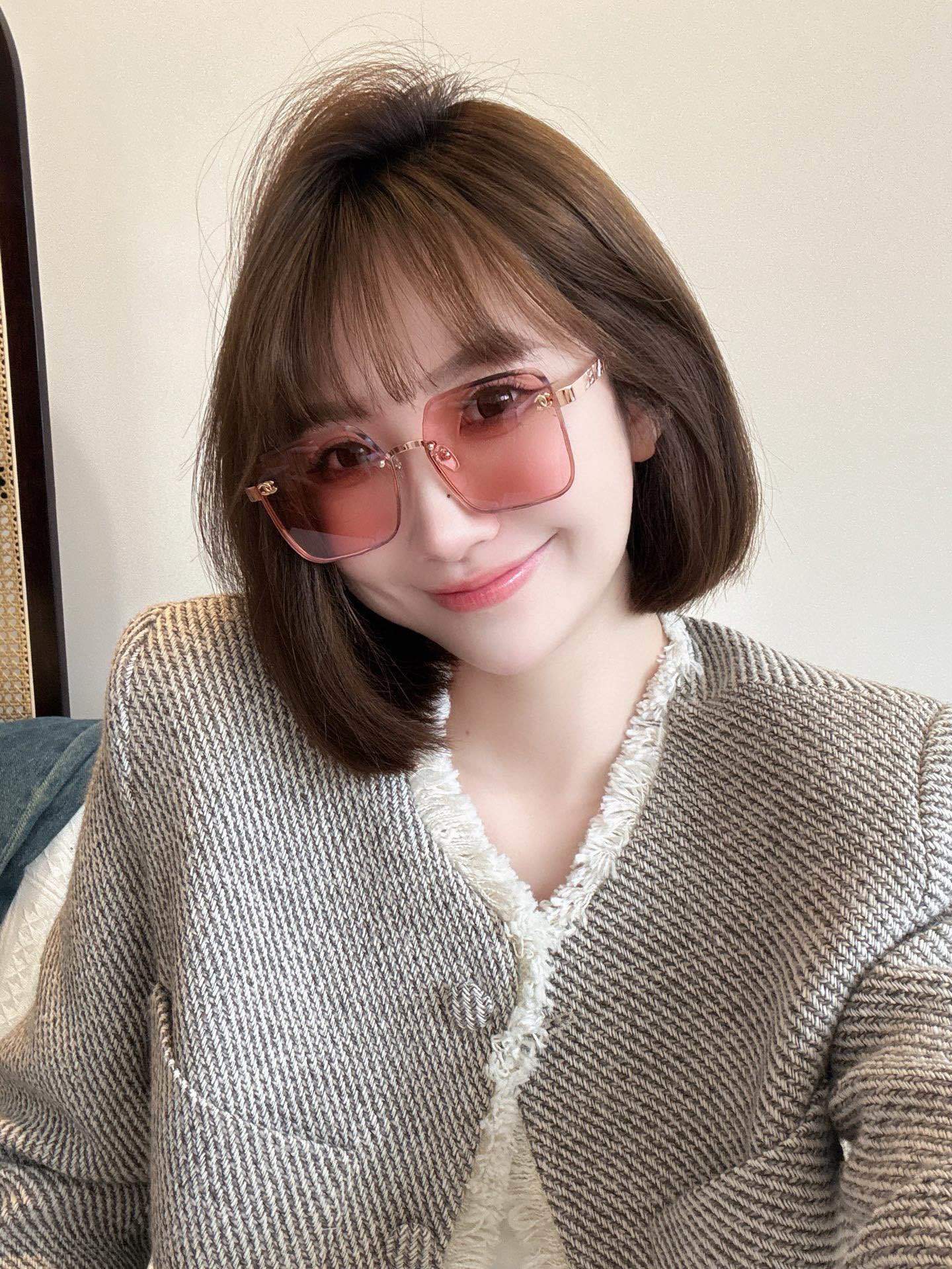 Elegant Oversized Square Sunglasses - Gradient Lens Luxury Eyewear