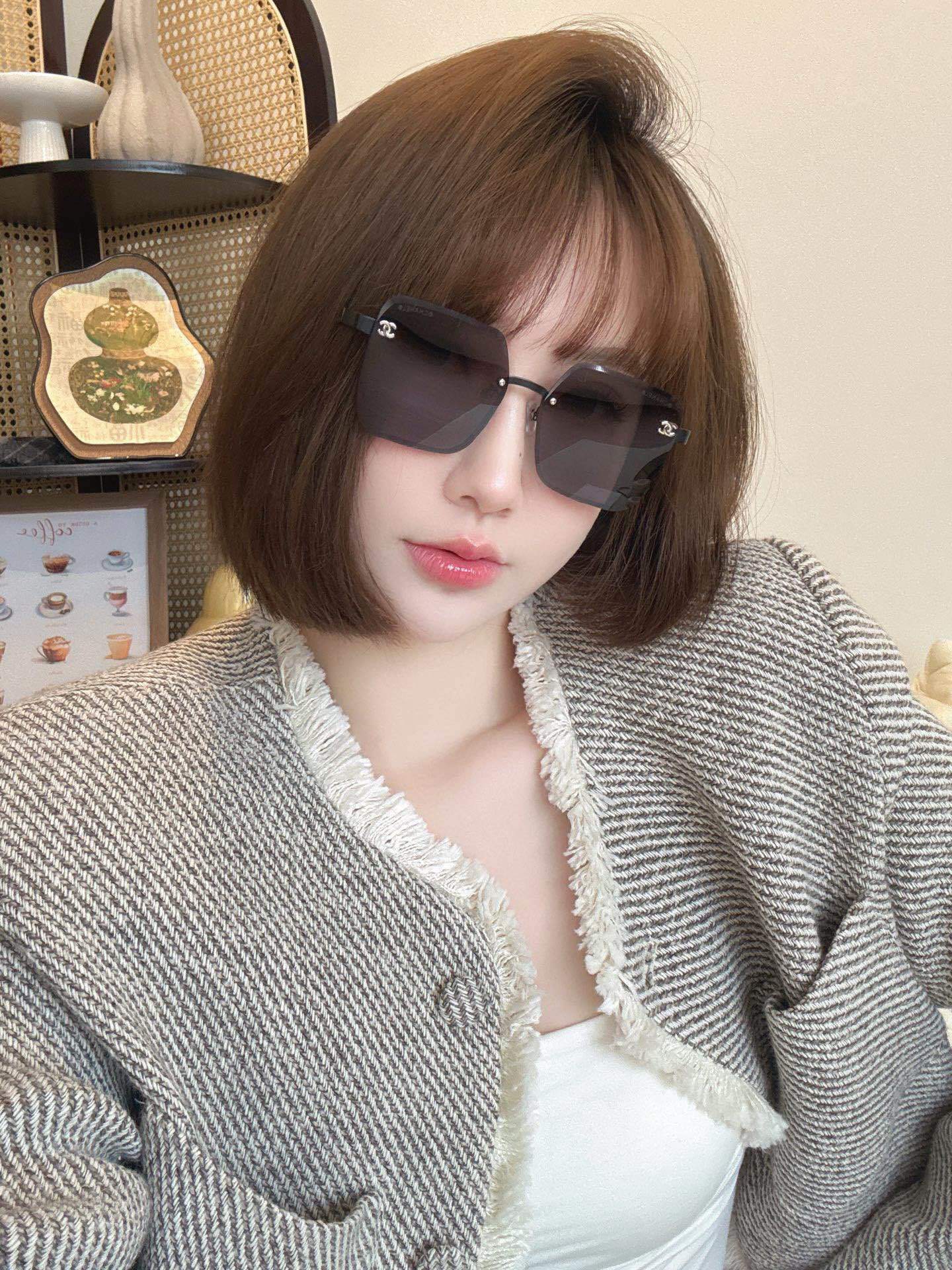 Elegant Oversized Square Sunglasses - Gradient Lens Luxury Eyewear