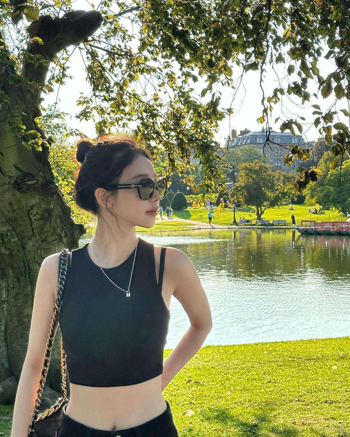 Luxury Oversized Black Sunglasses for Women - Chic Celebrity Style