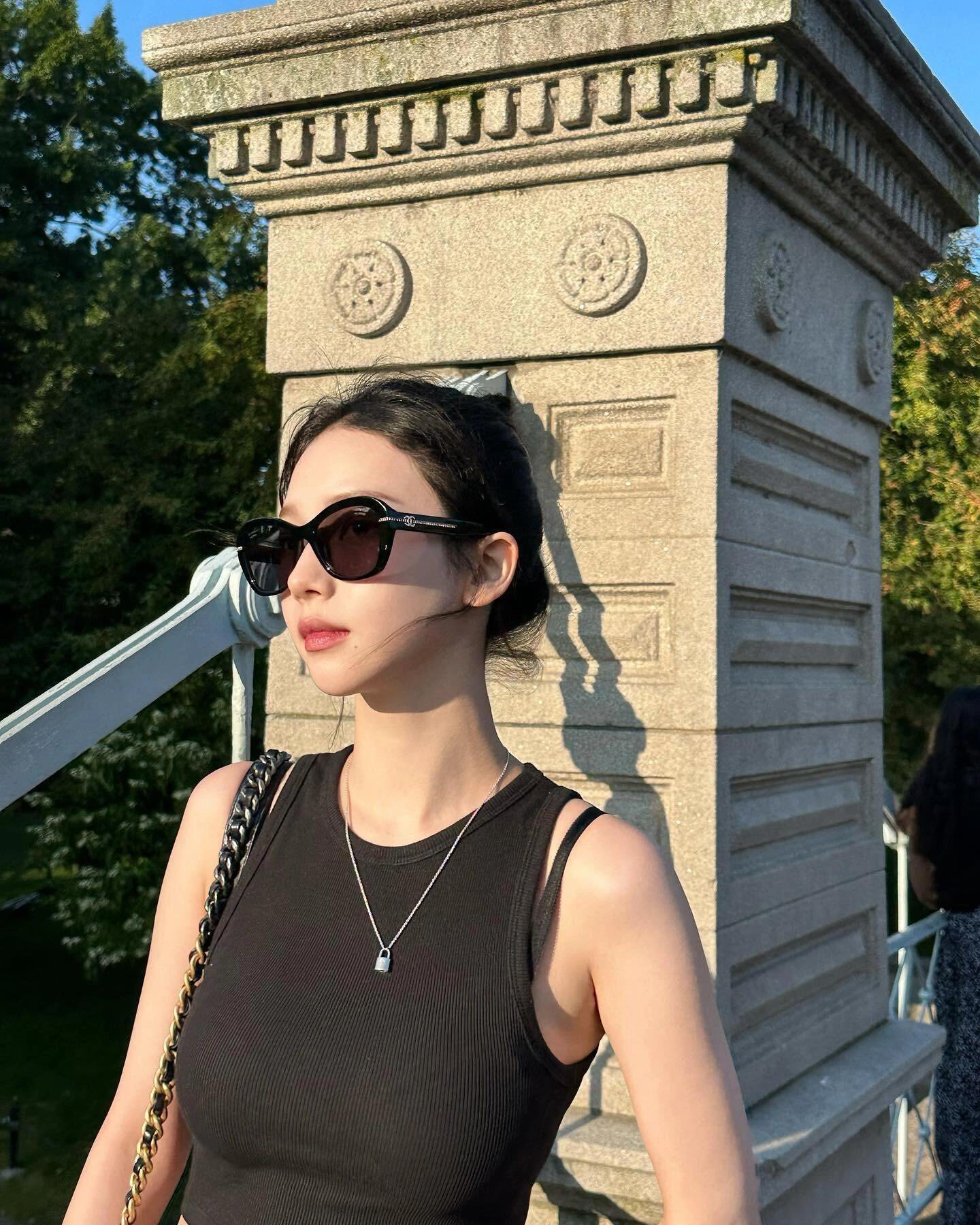 Luxury Oversized Black Sunglasses for Women – Chic Celebrity Style