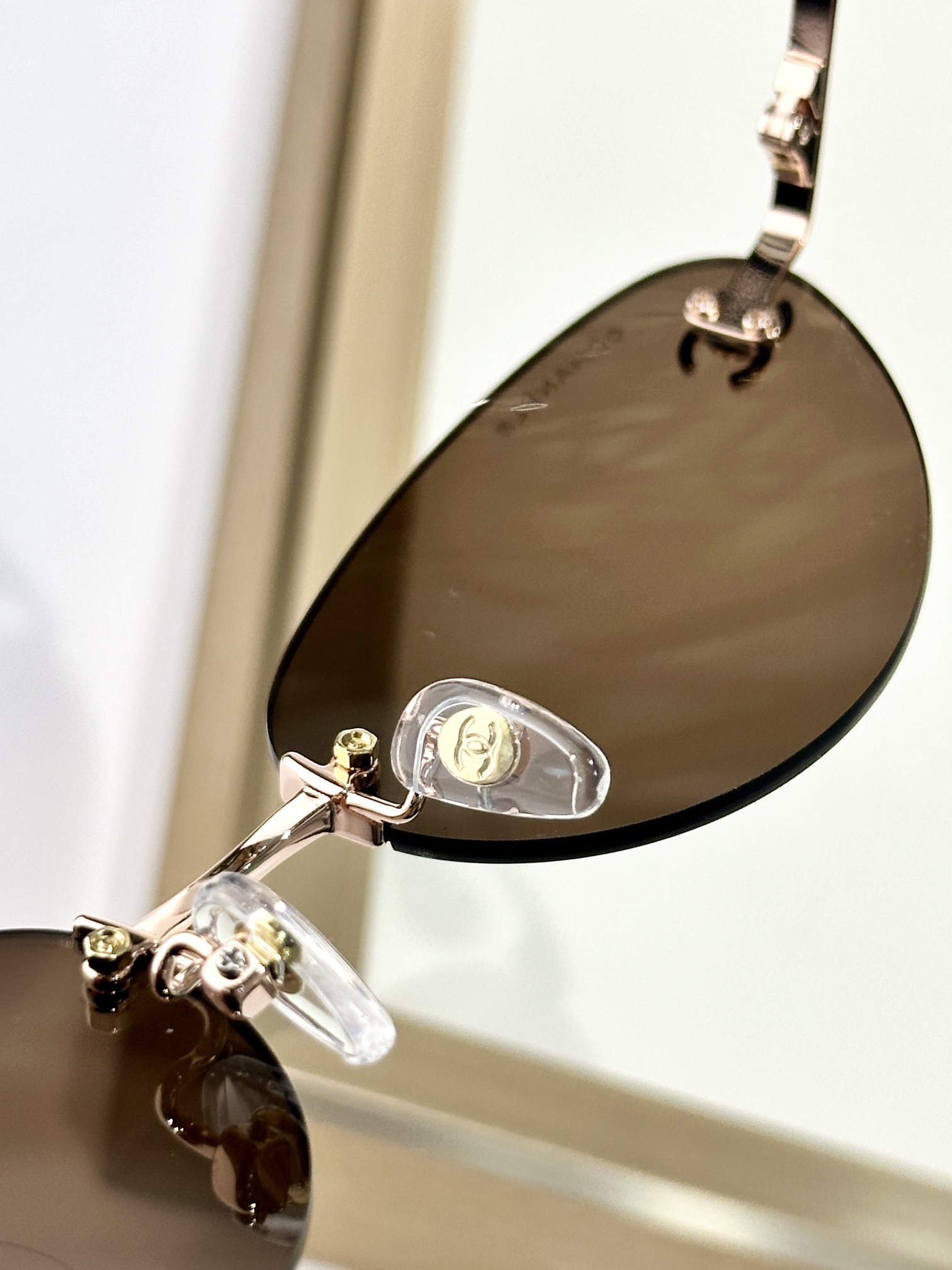 Chanel Luxury Rimless Oval Sunglasses - Vintage Cat-Eye Eyewear