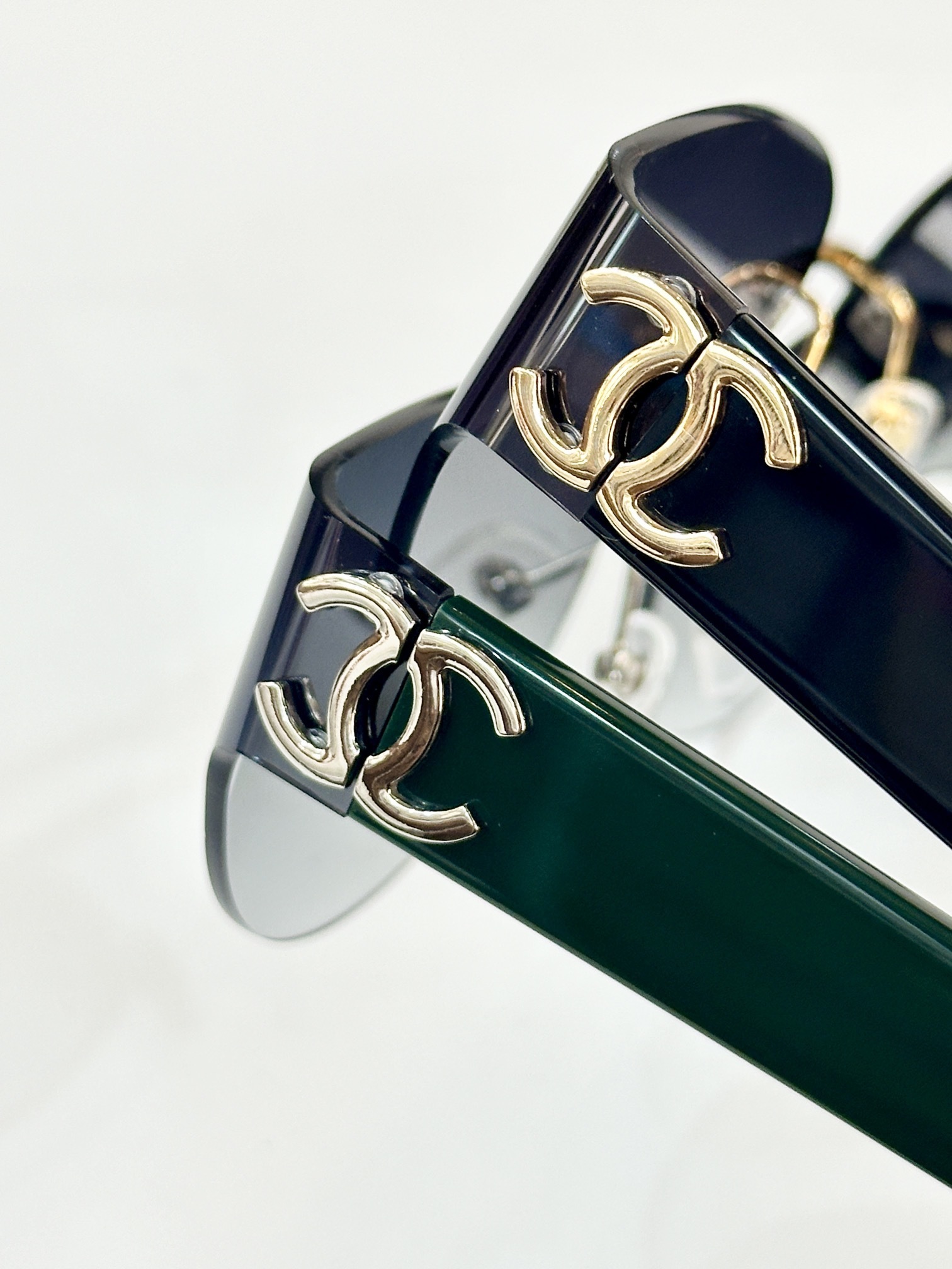 Chanel Luxury Rimless Cat Eye Sunglasses with Gradient Lenses