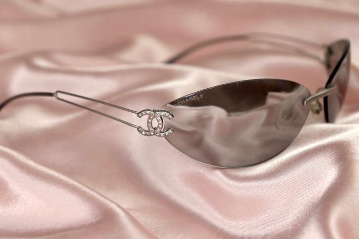 Vintage Chanel Rimless Oval Sunglasses - Y2K Gradient Tint
