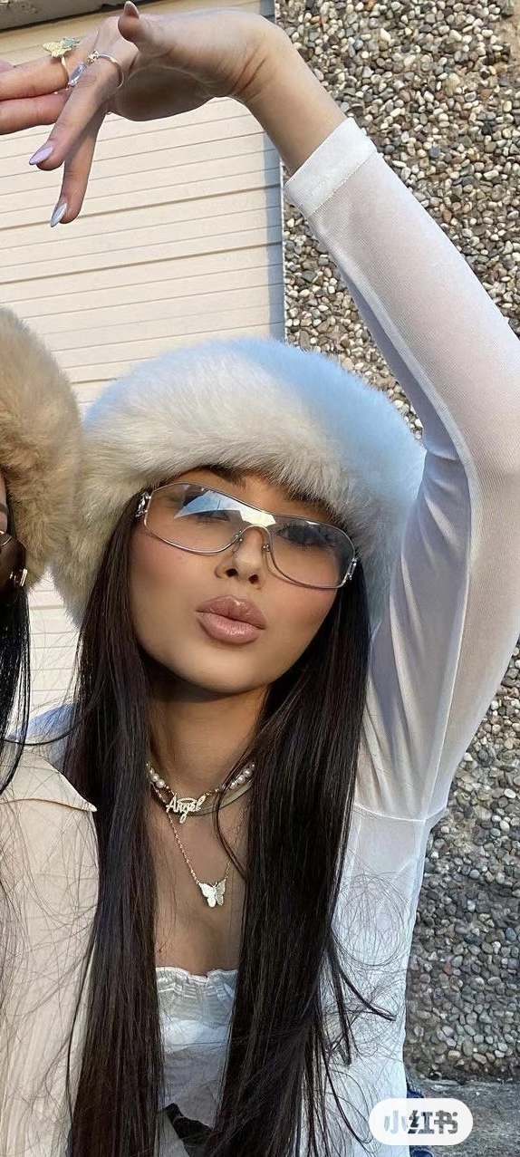 Y2K Vintage Shield Sunglasses with Rhinestone Logo - Gradient Brown