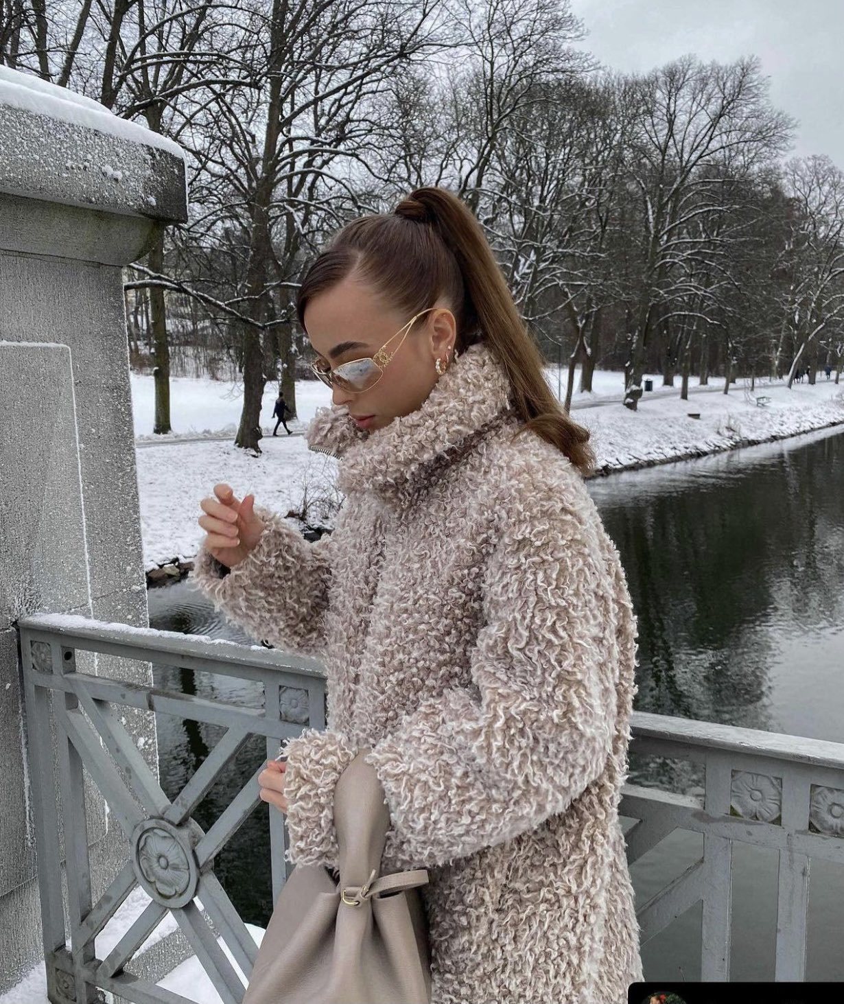 Y2K Vintage Shield Sunglasses with Rhinestone Logo - Gradient Brown