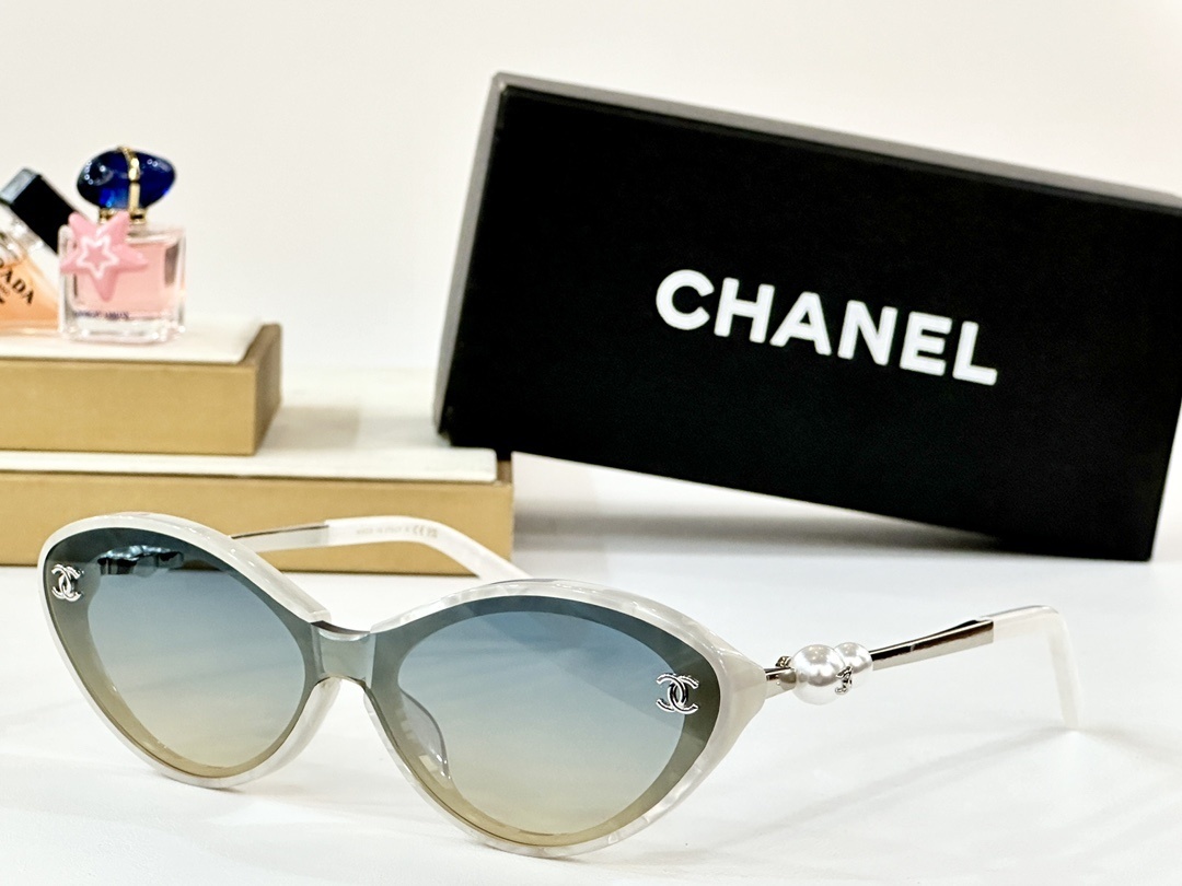 Chanel Luxury Pearl Accent Cat-Eye Sunglasses - Black & Gold Frame
