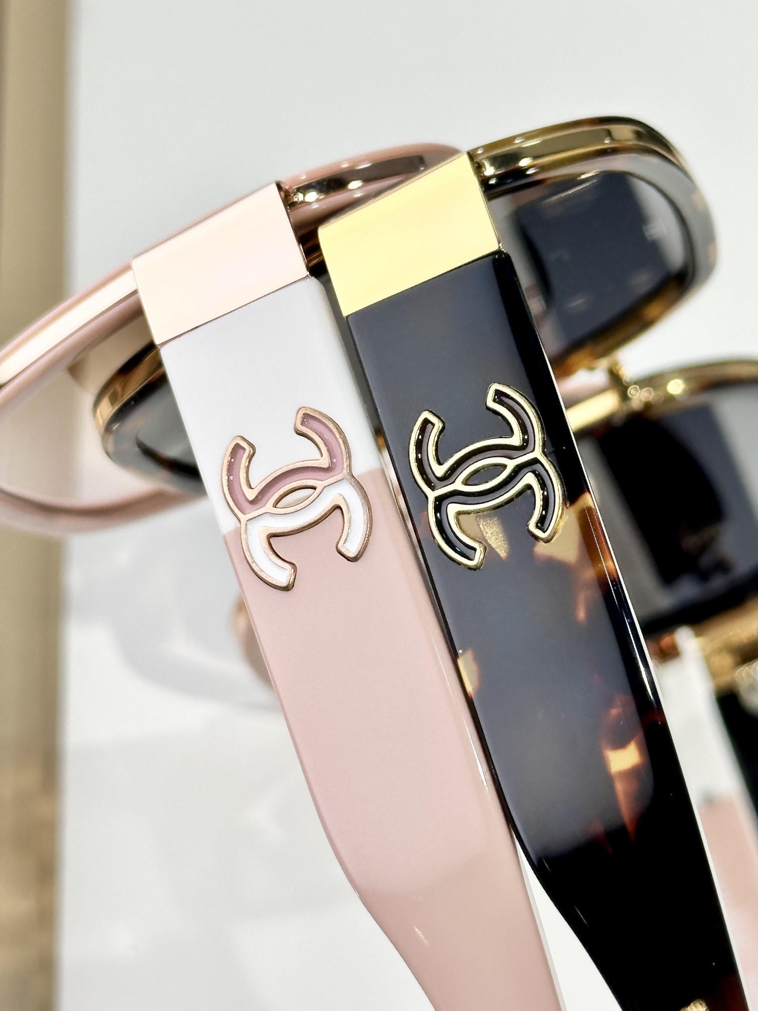 Luxury Oversized Square Sunglasses with Elegant Gradient Lenses