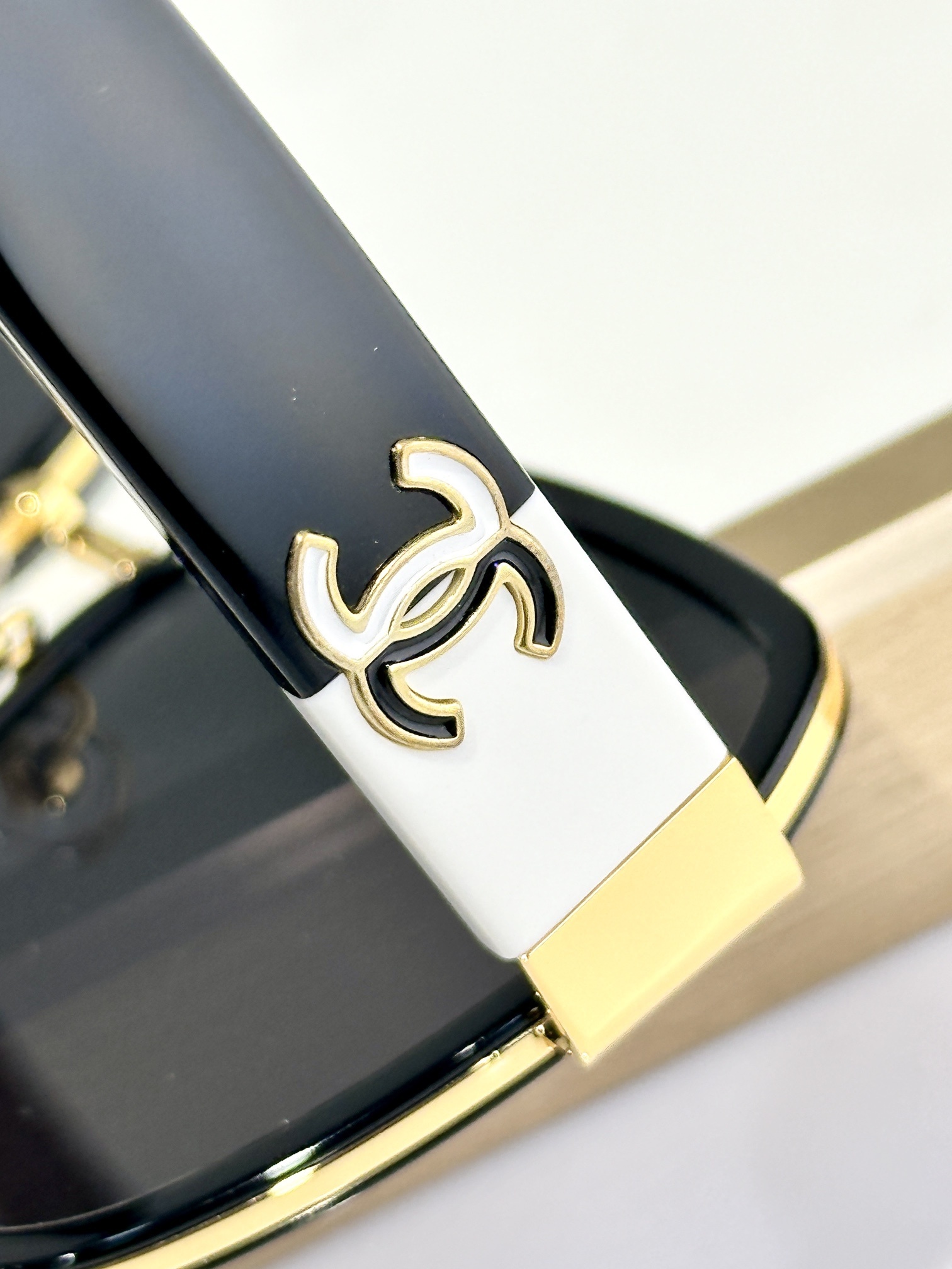 Luxury Oversized Square Sunglasses for Women - Designer Eyewear