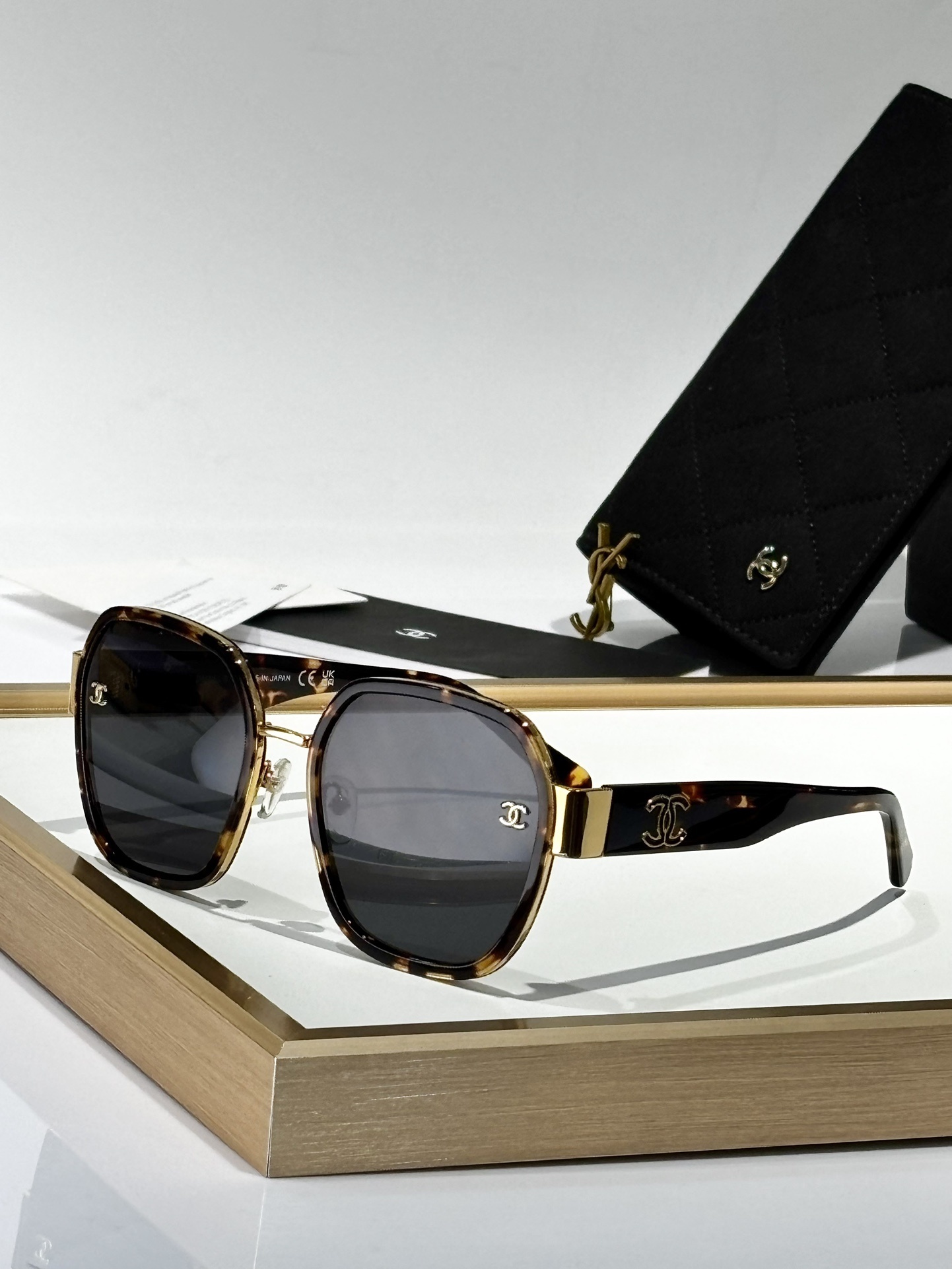 Luxury Oversized Square Sunglasses for Women - Designer Eyewear