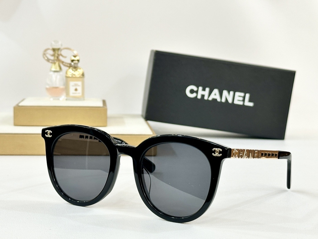 Chanel Luxury Women's Oversized Sunglasses with CC Logo Temples