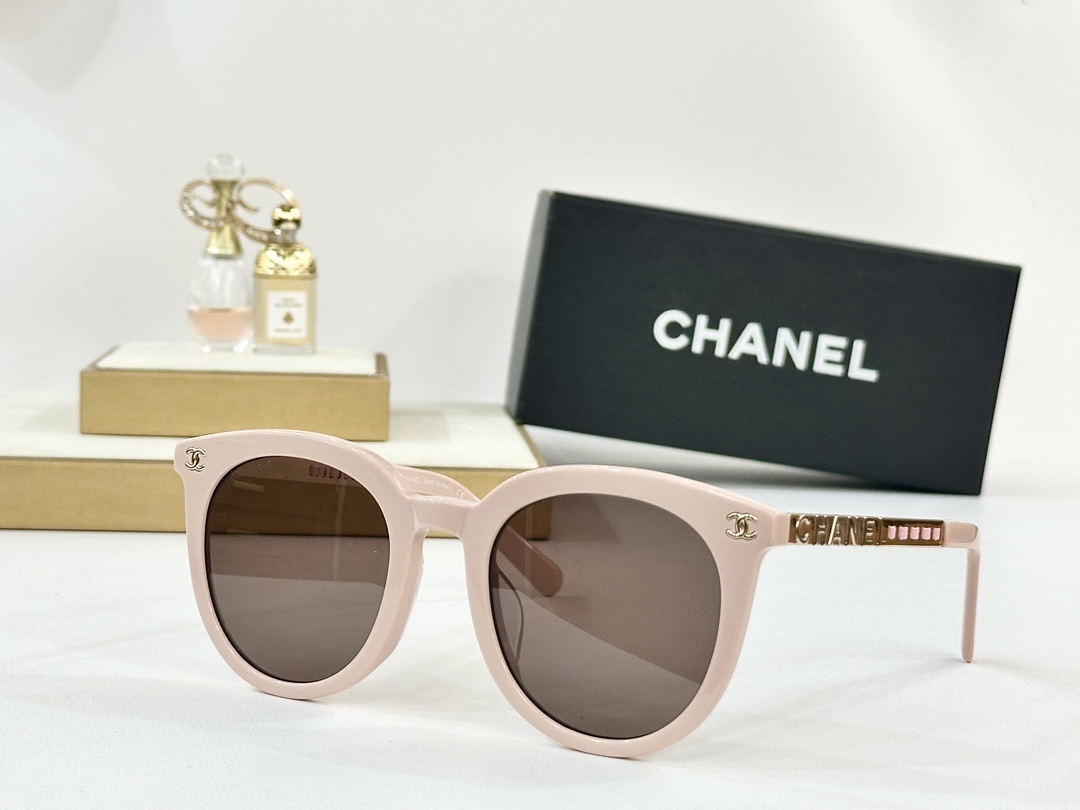 Chanel Luxury Women's Oversized Sunglasses with CC Logo Temples