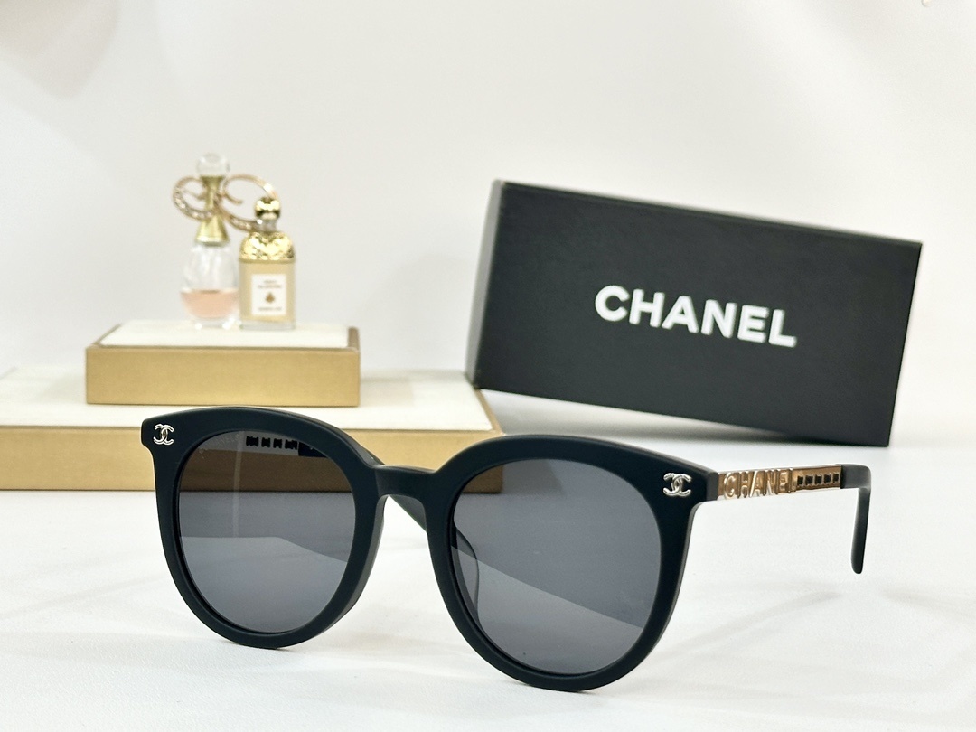 Chanel Luxury Women's Oversized Sunglasses with CC Logo Temples