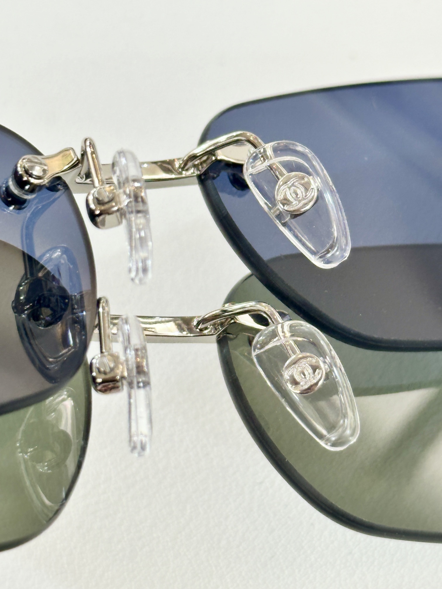 Chanel Luxury Rimless Rectangular Sunglasses with CC Logo - Y2K Style