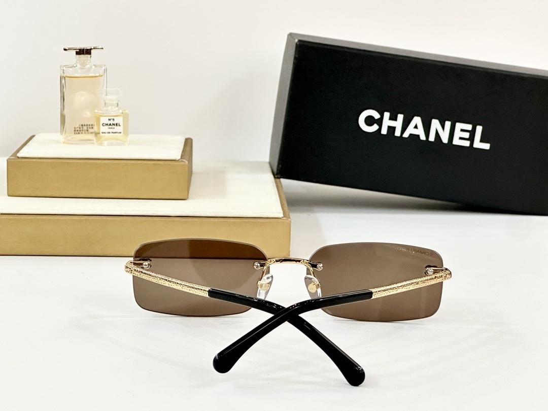 Chanel Luxury Rimless Rectangular Sunglasses with CC Logo - Y2K Style
