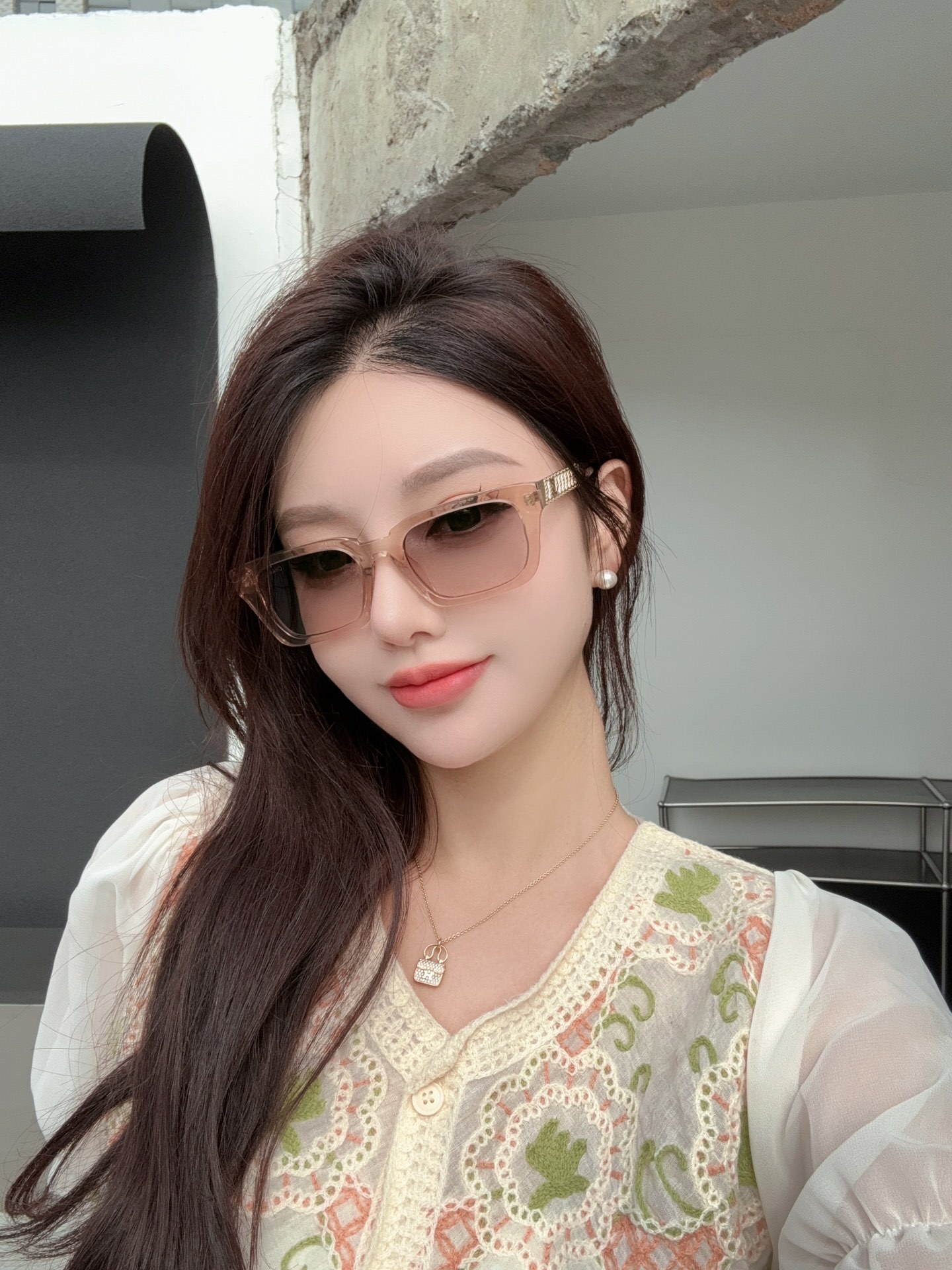 Women's Oversized Square Sunglasses - Trendy Gradient Lens Eyewear