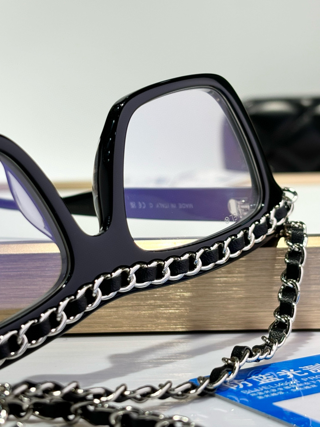 Luxury Square Eyeglasses with Signature Chain - Blue Light Protect