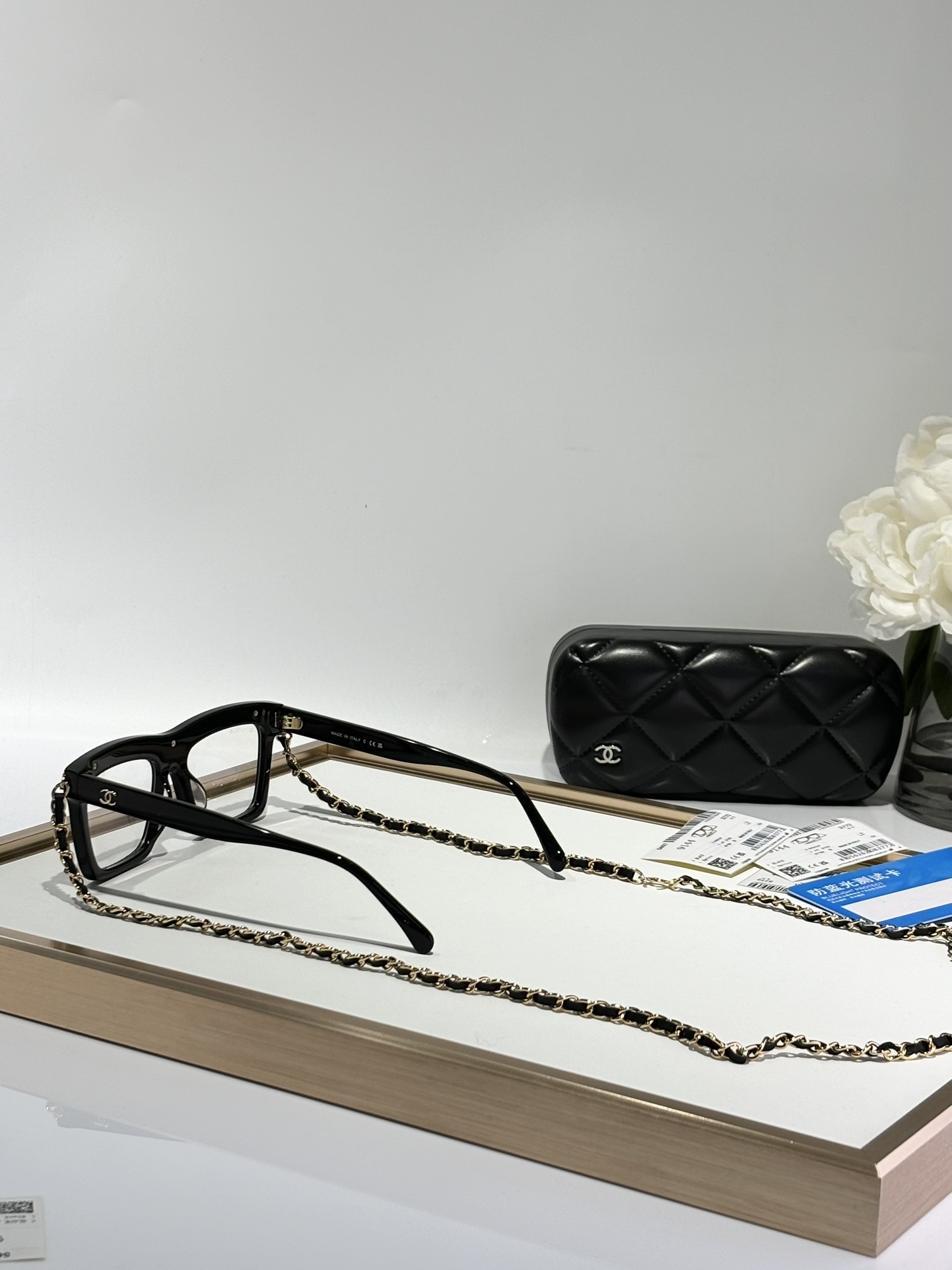 Luxury Square Eyeglasses with Signature Chain - Blue Light Protect