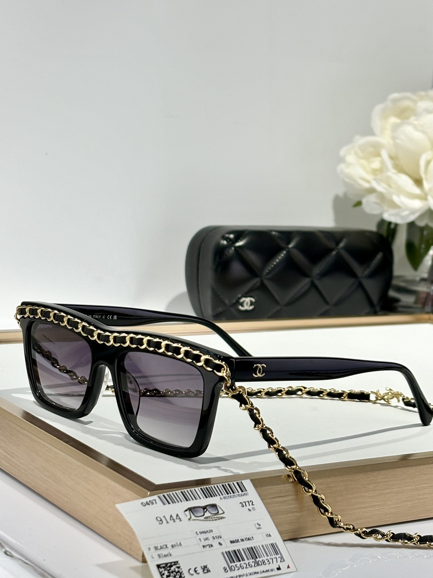 Luxury Square Eyeglasses with Signature Chain - Blue Light Protect