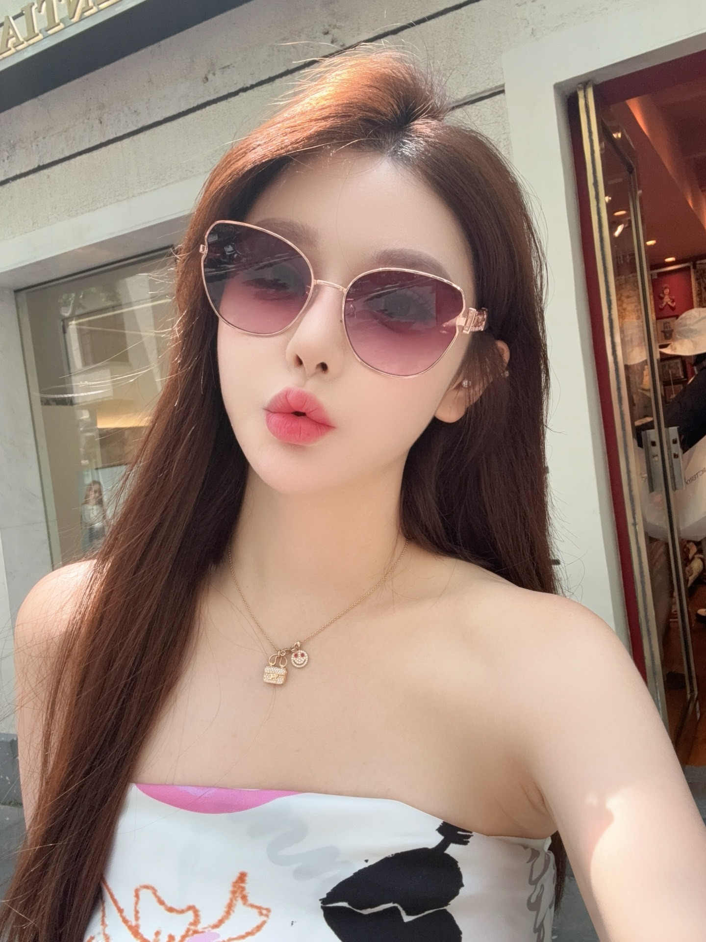 Luxury Women's Oversized Gradient Sunglasses - Elegant Gold Frame