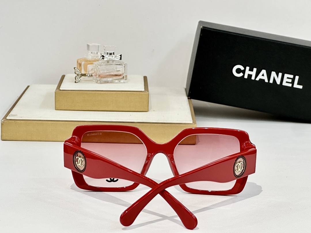 Luxury Chanel Oversized Square Sunglasses - Iconic CC Logo Design