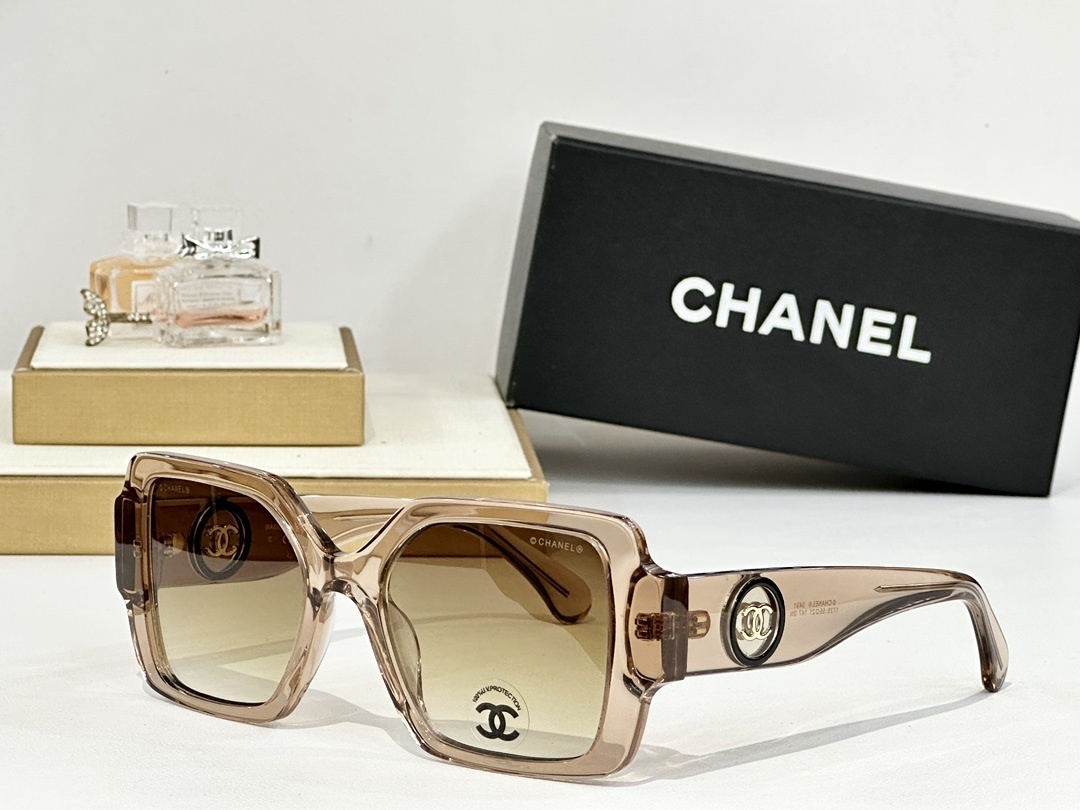 Luxury Chanel Oversized Square Sunglasses - Iconic CC Logo Design