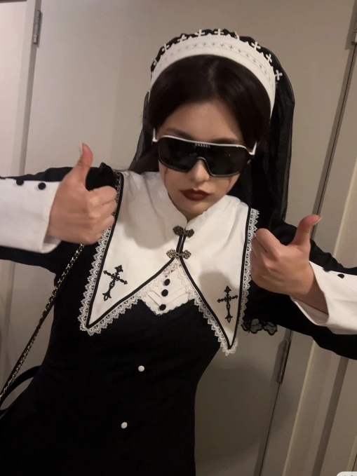 Luxury Designer Shield Sunglasses - Oversized Black Winter Eyewear