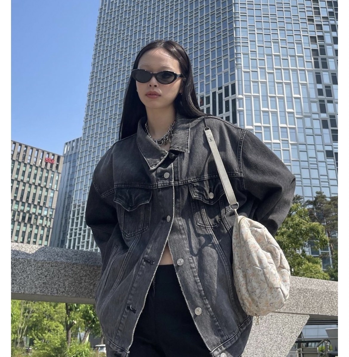 Retro Oval Cat Eye Sunglasses for Women - Chic Y2K Black Eyewear