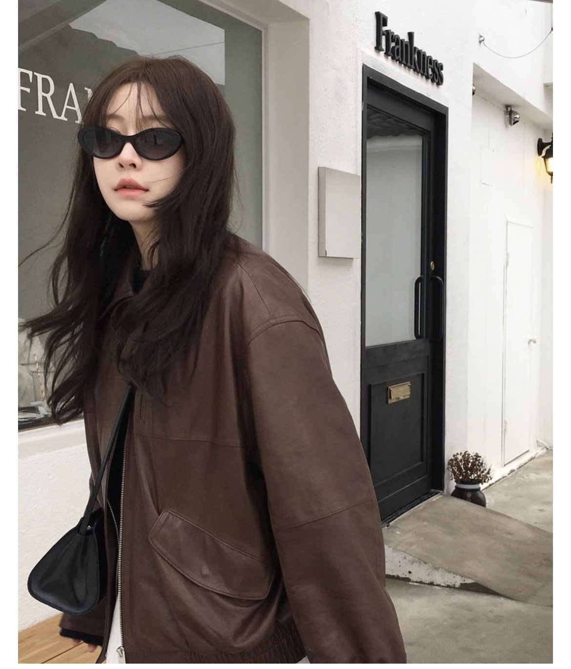 Retro Oval Sunglasses for Men & Women - Vintage Y2K Slim Frame Shades