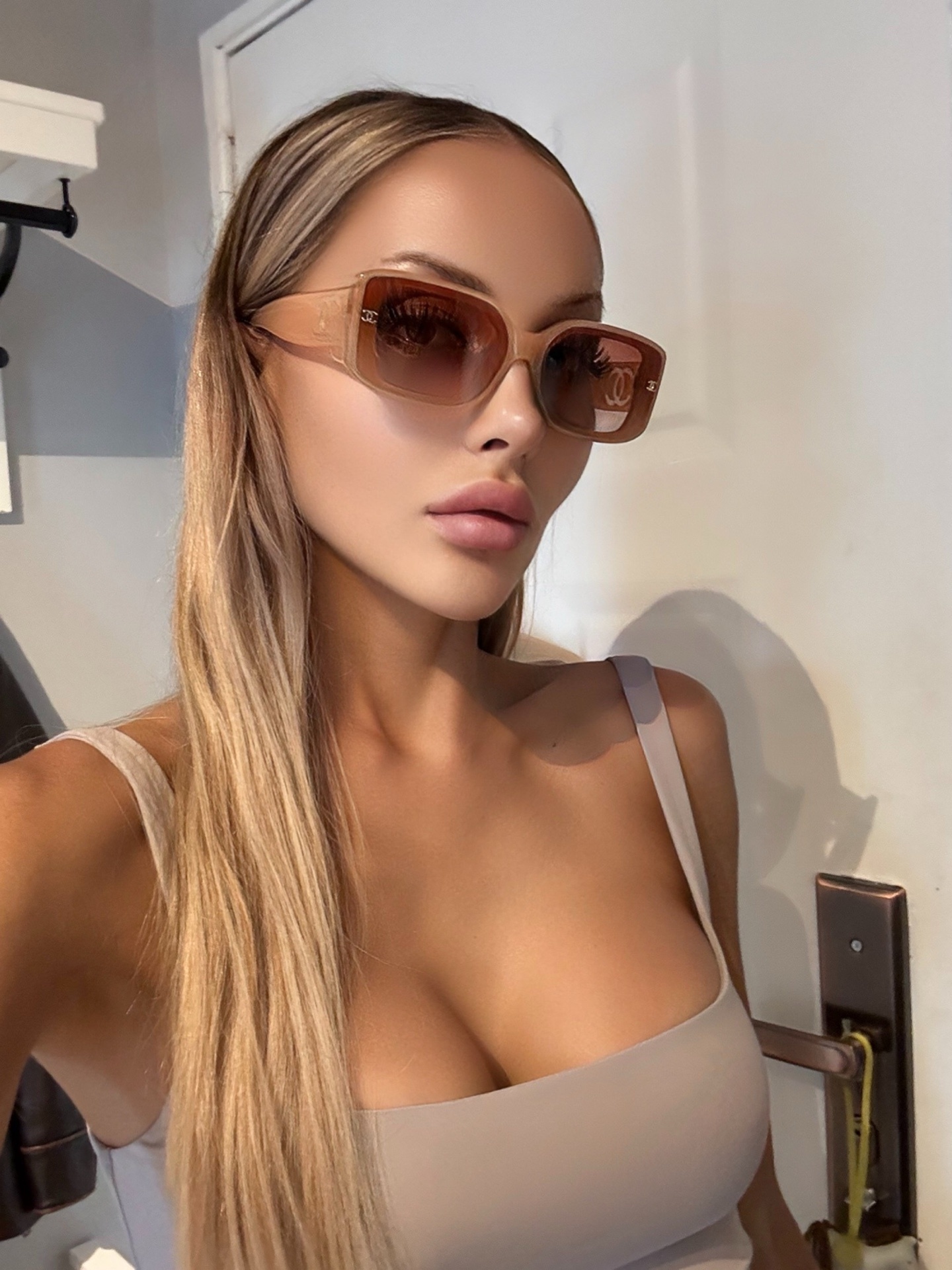 Luxury Beige Rectangle Sunglasses with Brown Gradient Lenses