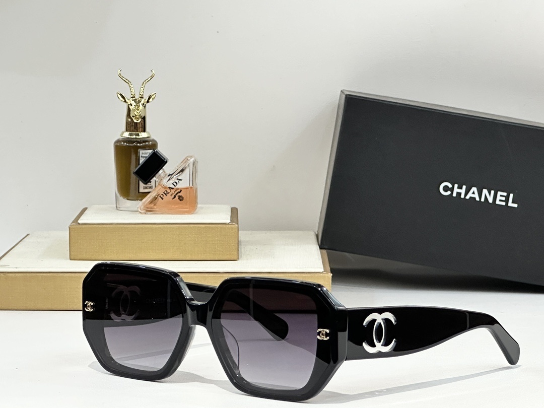 Chanel Luxury Oversized Square Sunglasses with Iconic CC Logo