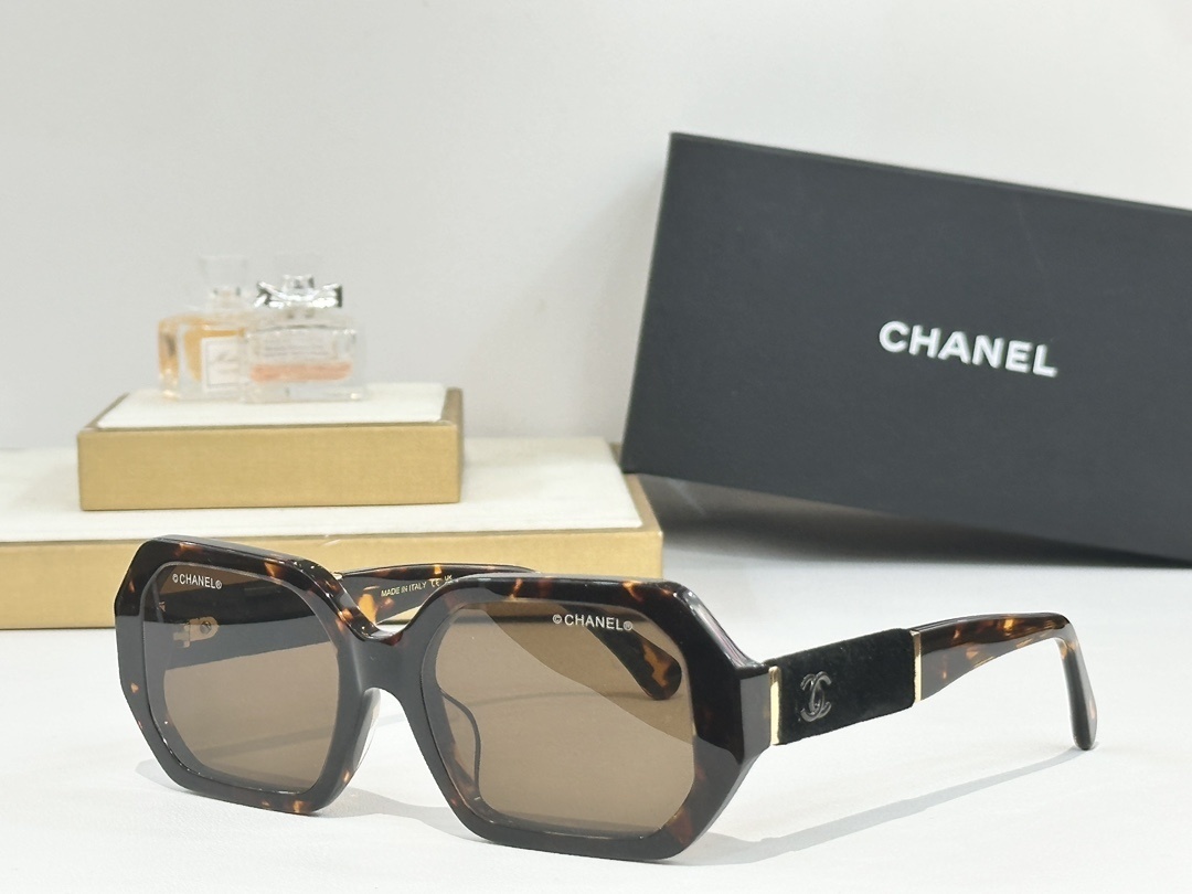 Chanel Luxury Oversized Hexagonal Sunglasses - Made in Italy