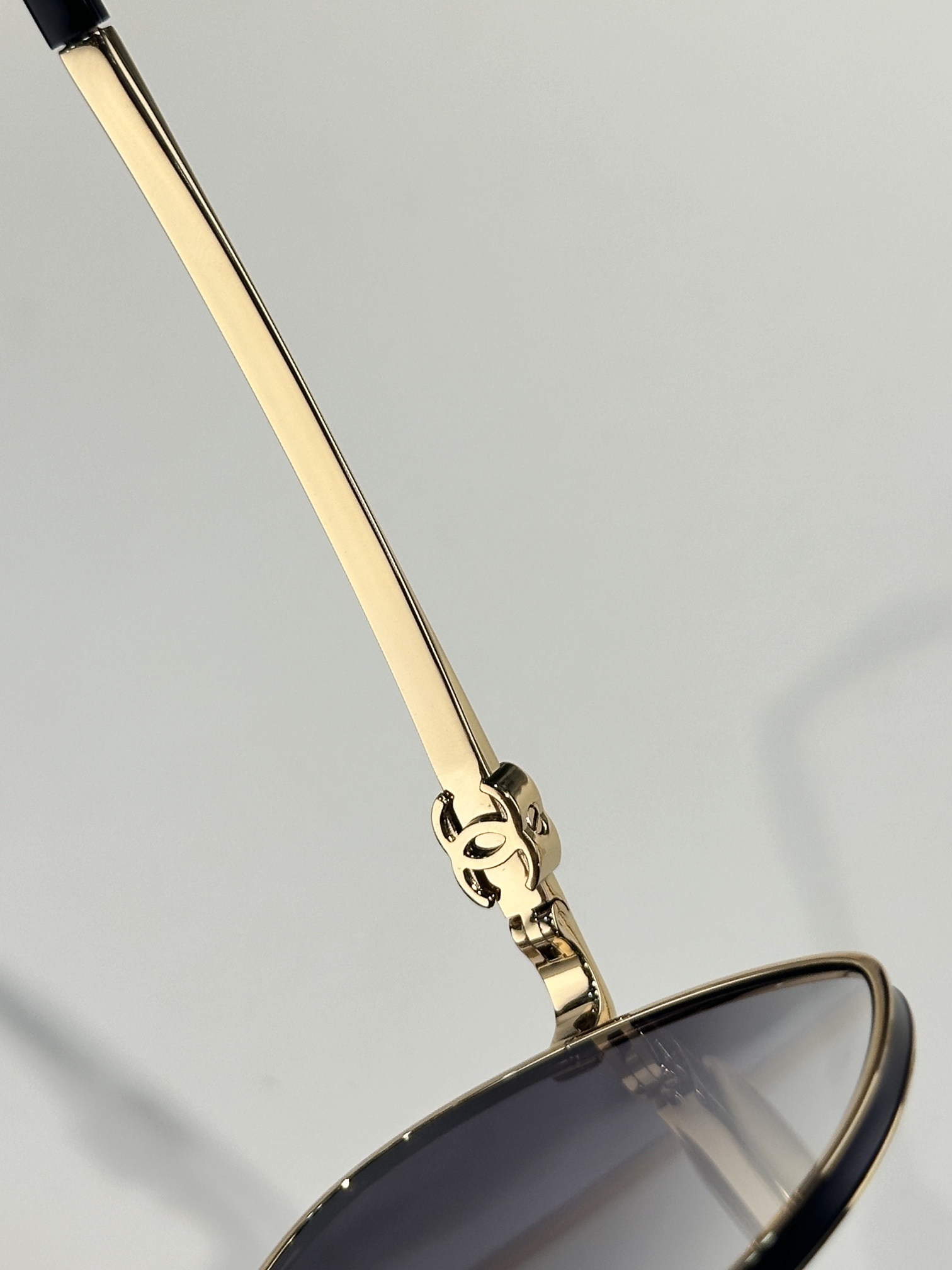 Chanel Luxury Gradient Round Aviator Sunglasses with CC Logo