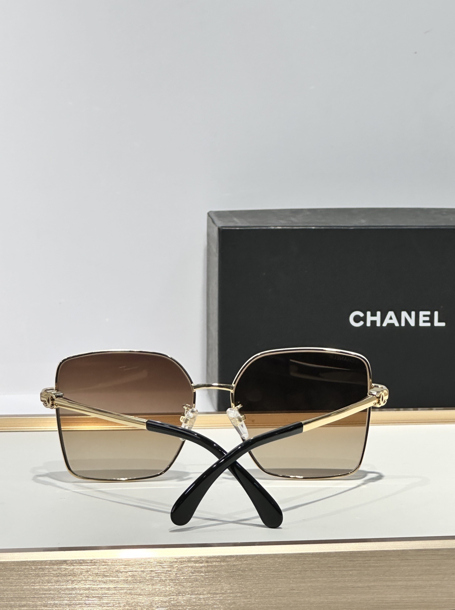 Chanel Luxury Square Sunglasses - Elegant Metal Frame for Women