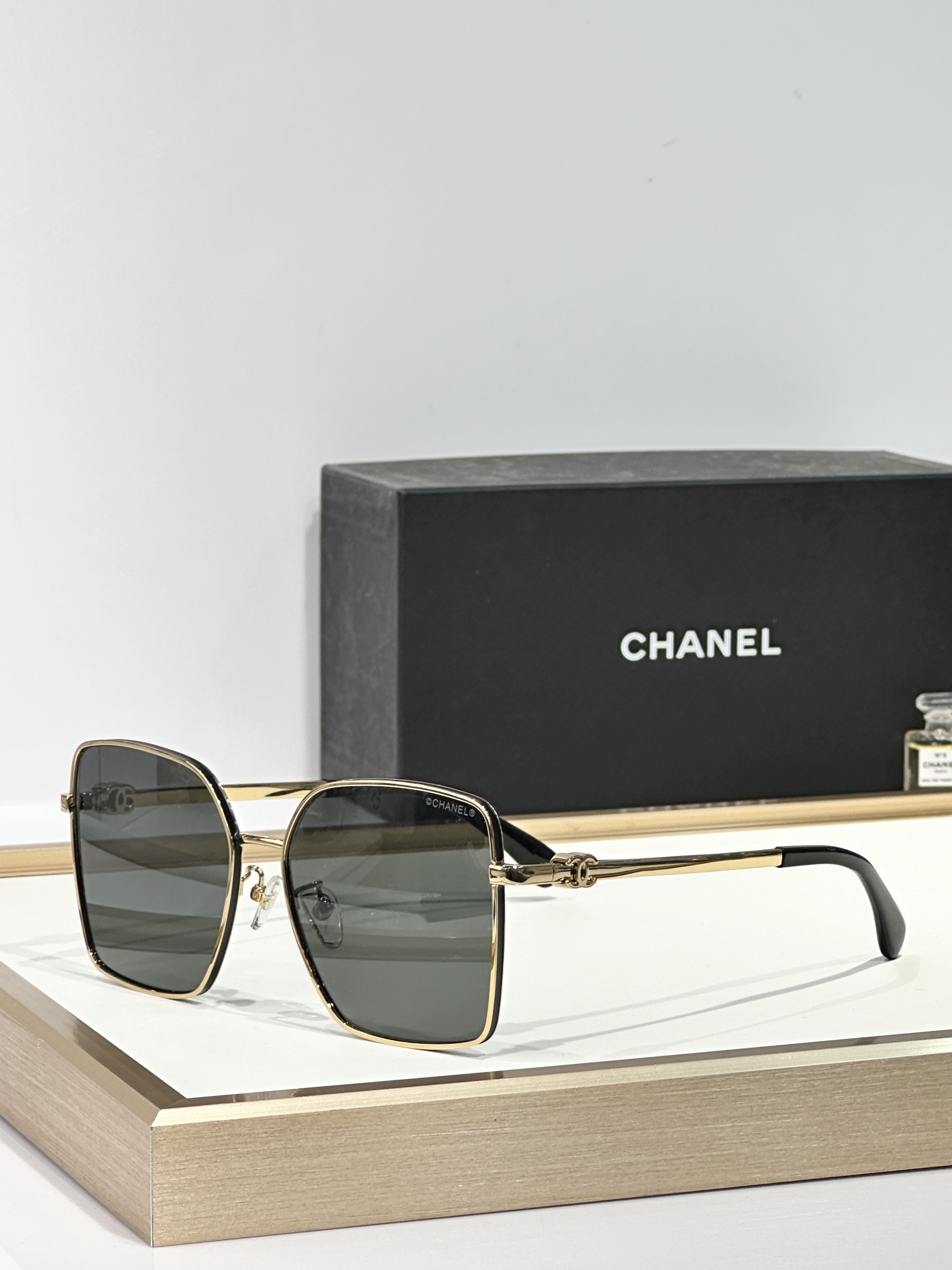 Chanel Luxury Square Sunglasses - Elegant Metal Frame for Women