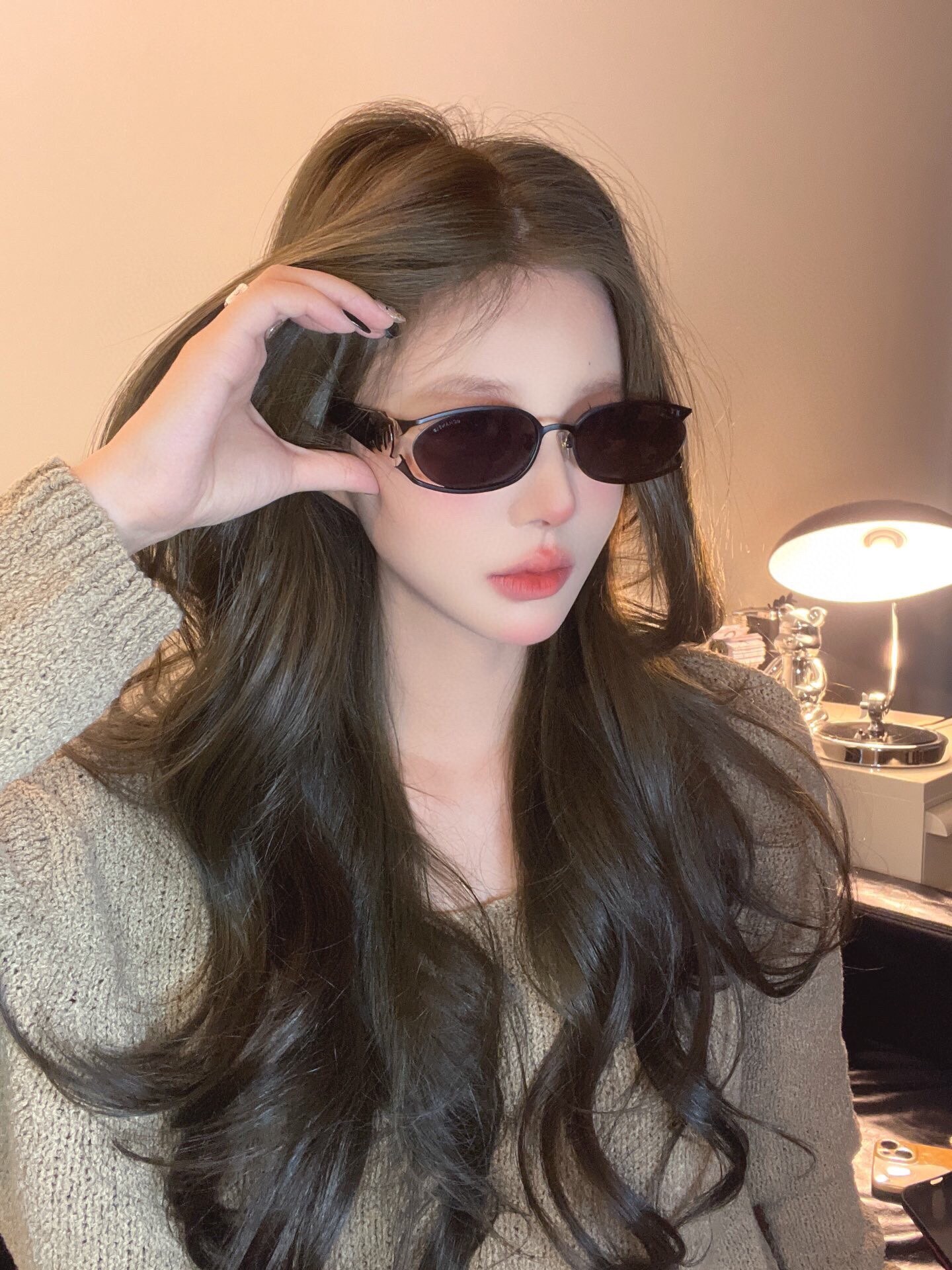 Vintage Oval Sunglasses for Women - Retro Y2K Chic Tinted Eyewear