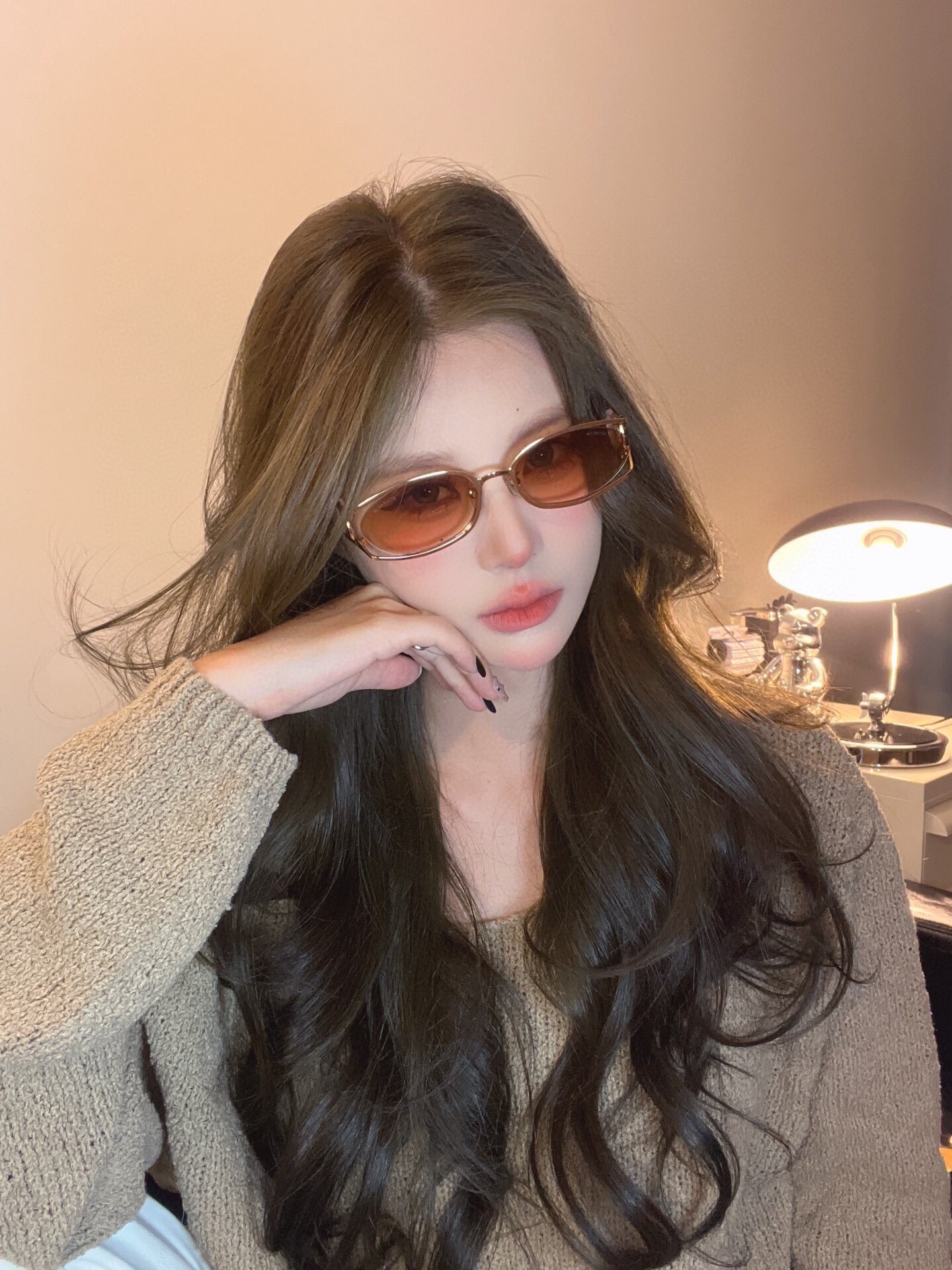 Vintage Oval Sunglasses for Women - Retro Y2K Chic Tinted Eyewear