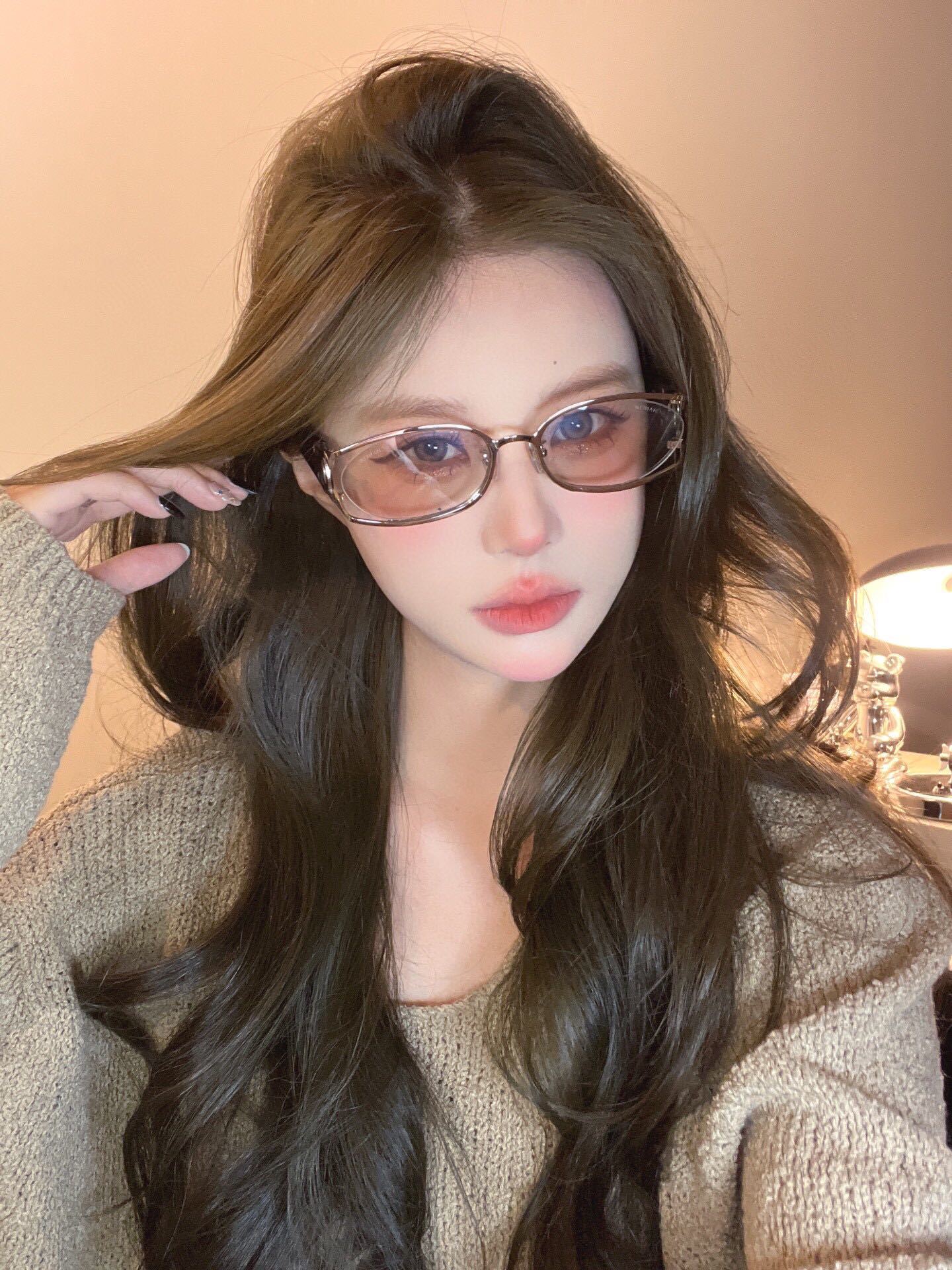 Vintage Oval Sunglasses for Women – Retro Y2K Chic Tinted Eyewear