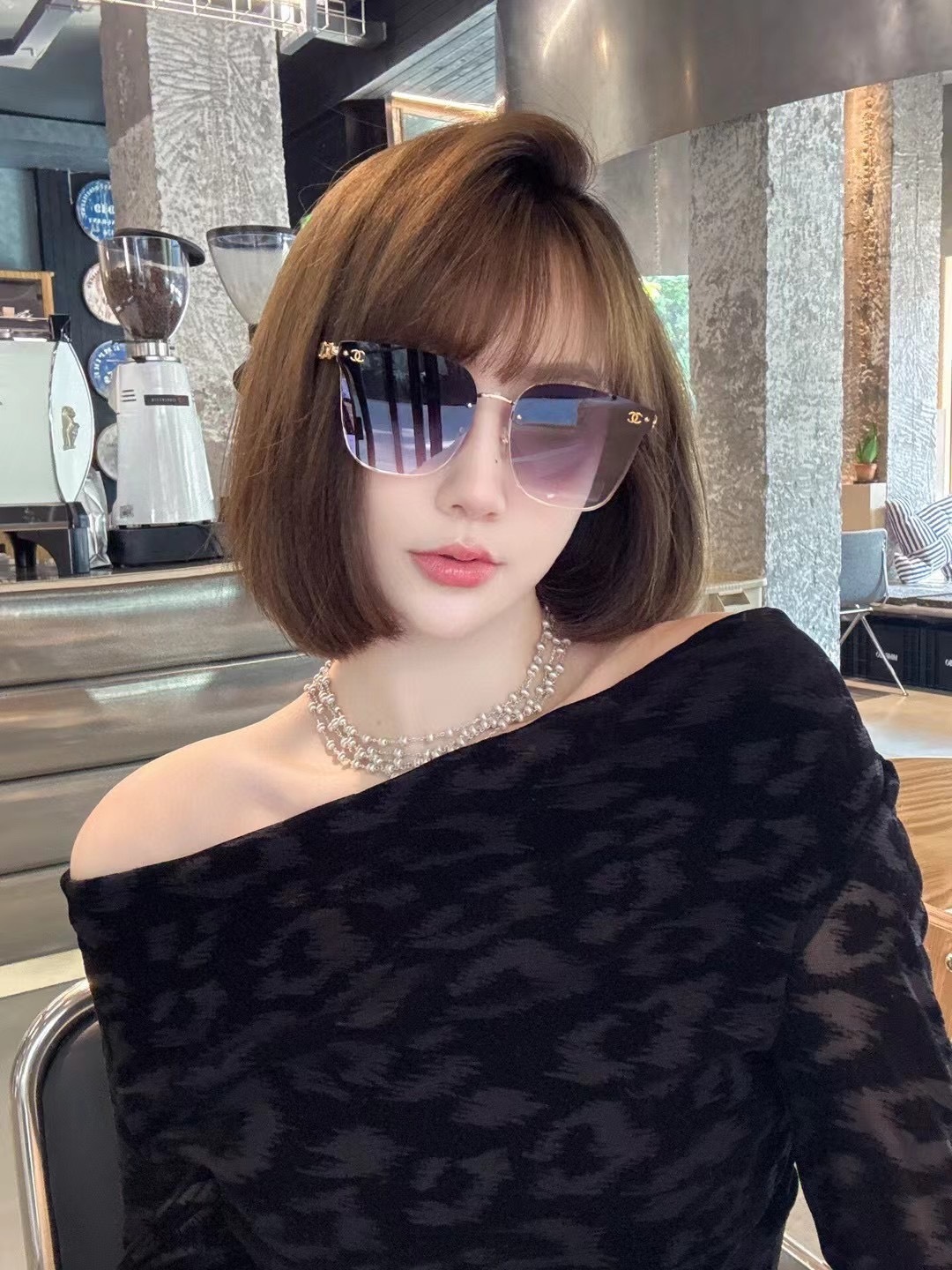 Luxury Women's Oversized Square Gradient Sunglasses - UV400 Protection
