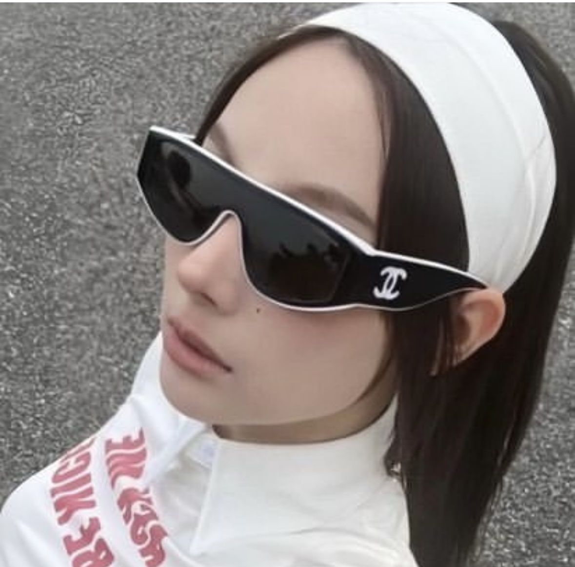 Vintage Style Luxury Shield Sunglasses - Black & White Sporty Chic