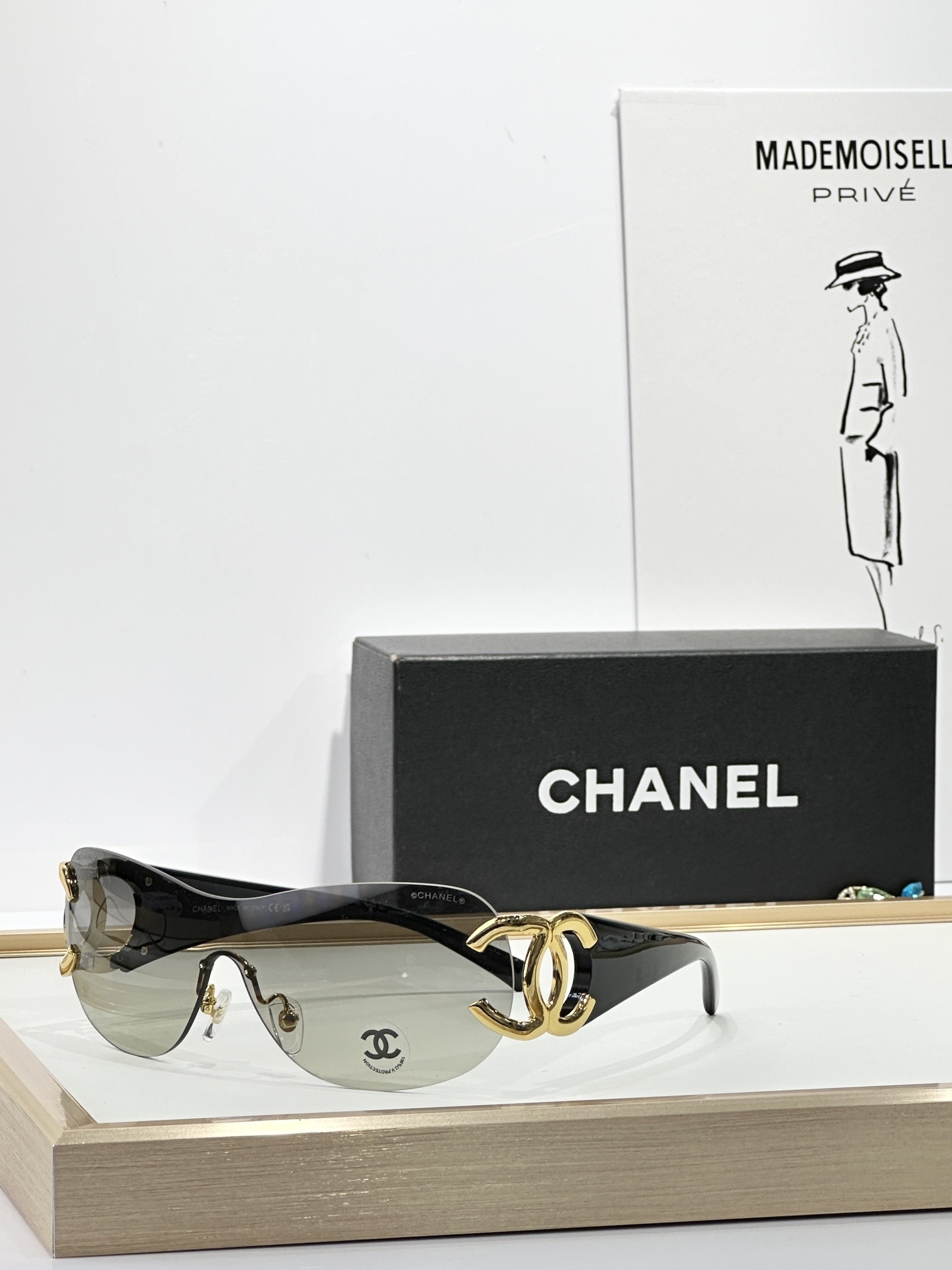 Chanel Luxury Shield Sunglasses with Large CC Logo - Vintage Style