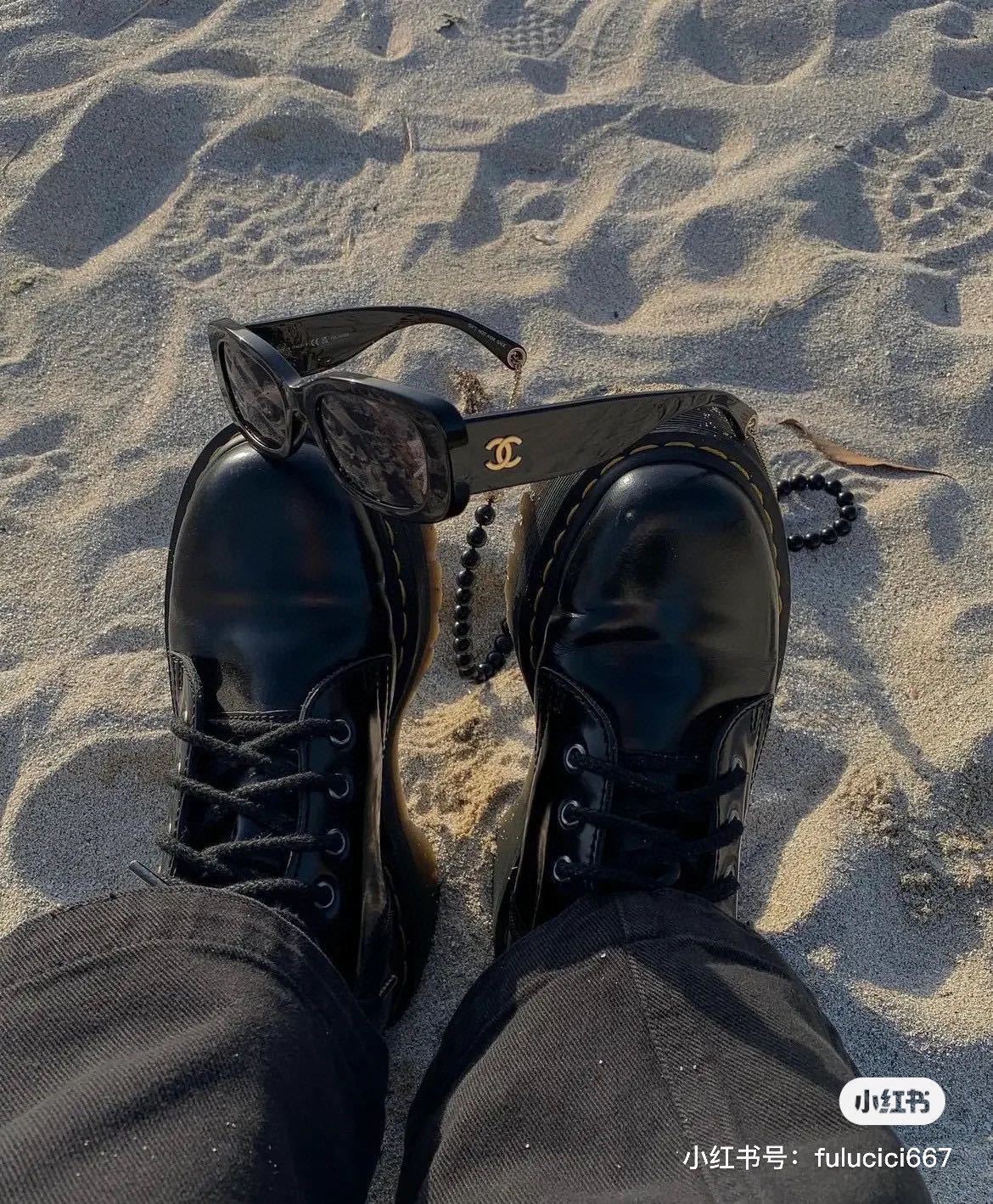 Premium White Oversized Zip-Up Hoodie - Casual Streetwear Style