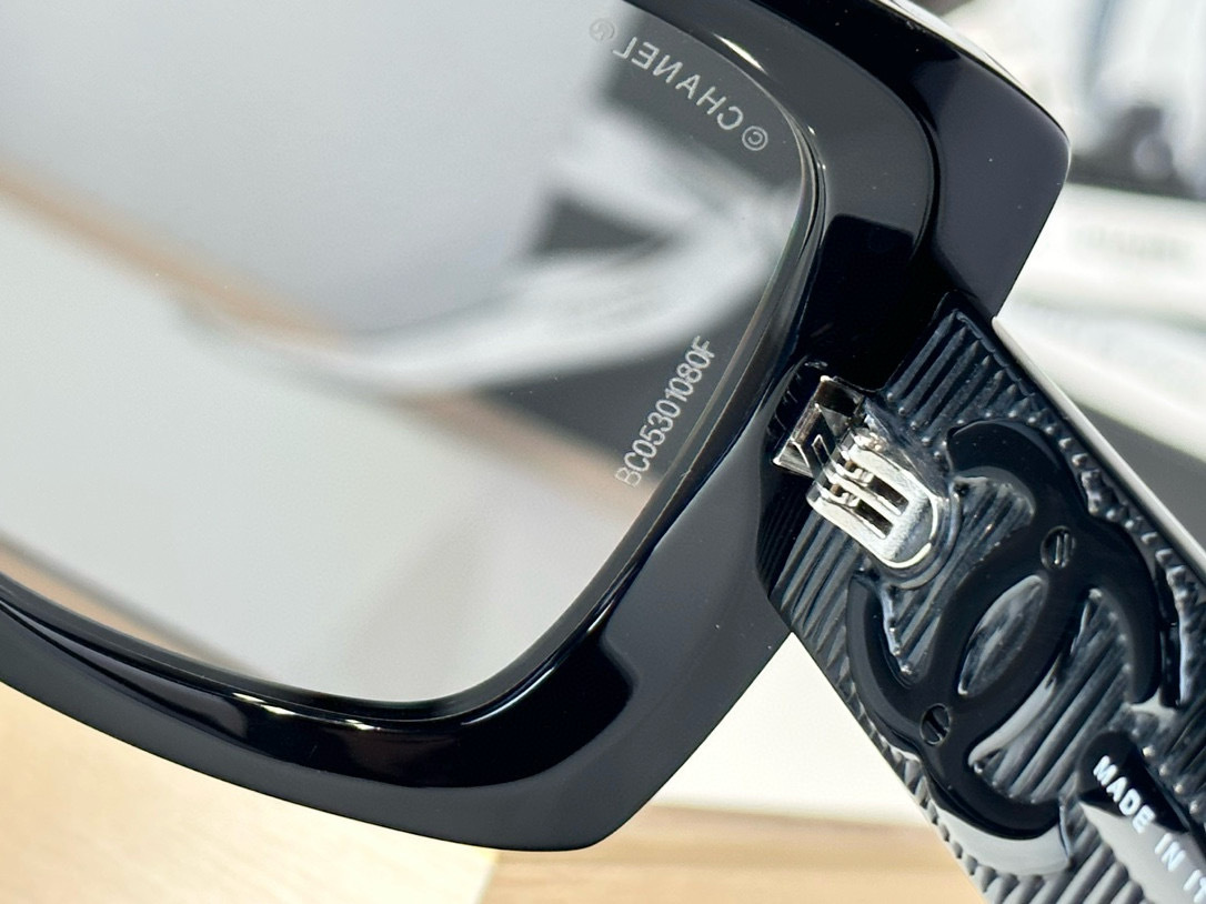 Chanel OCH5494A Oversized Square Sunglasses with Polarized Lenses