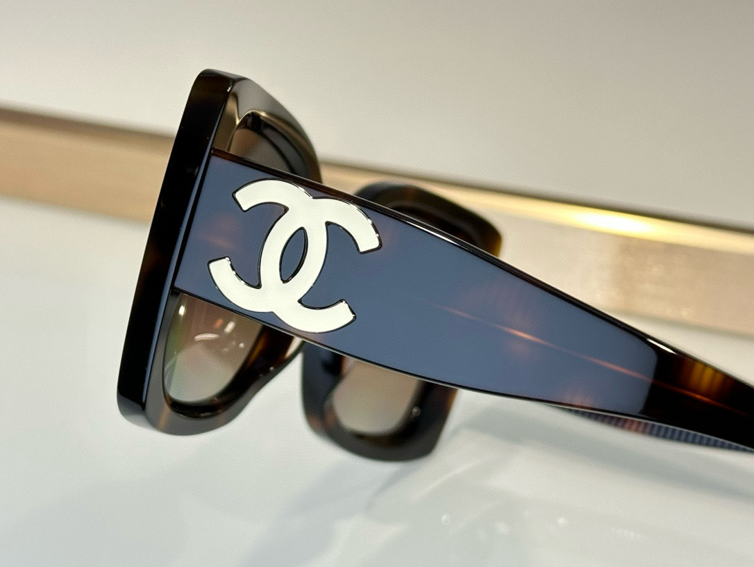 Chanel OCH5494A Oversized Square Sunglasses with Polarized Lenses