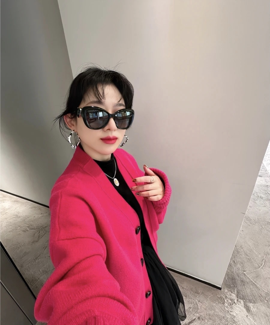 Luxury Black Heart Locket Sunglasses – Oversized Cat Eye Eyewear