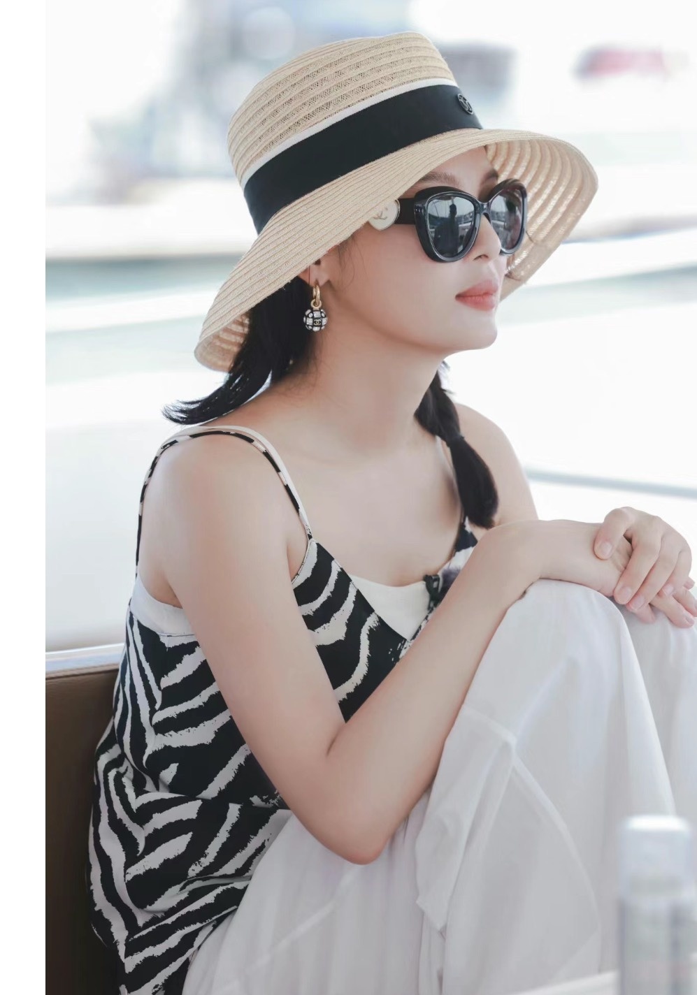 Luxury Women's Heart Detail Cat-Eye Sunglasses - UV Protection